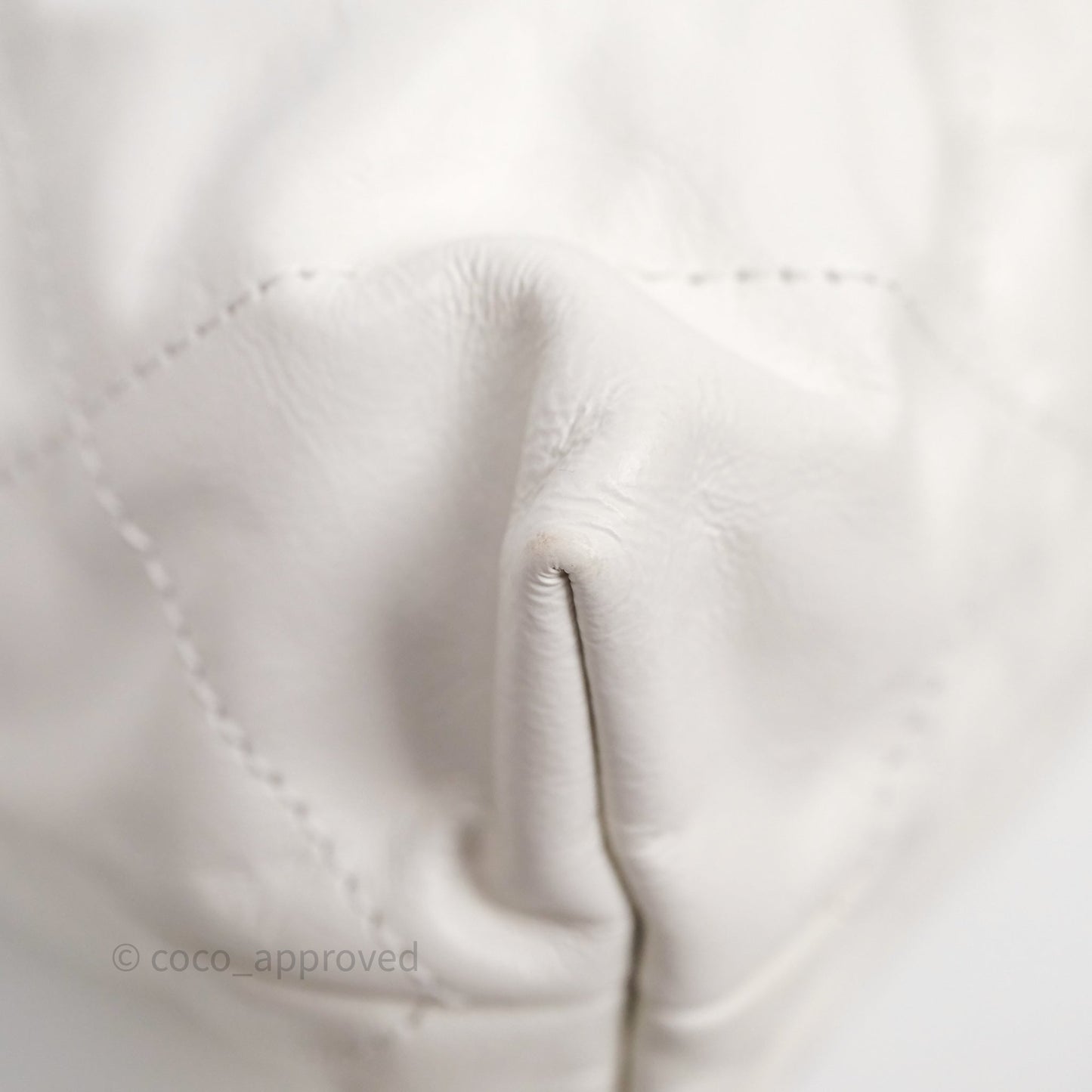Chanel 22 Small White Shiny Crumpled Calfskin Aged Gold Hardware
