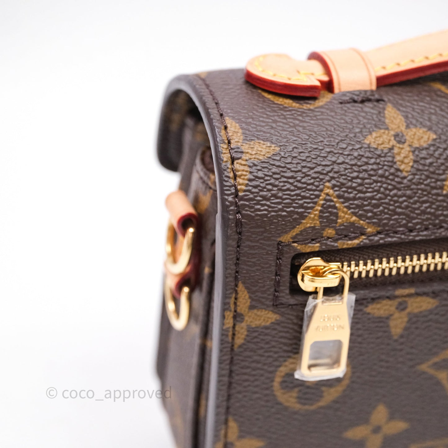 Louis Vuitton Pochette Métis East West Monogram Canvas