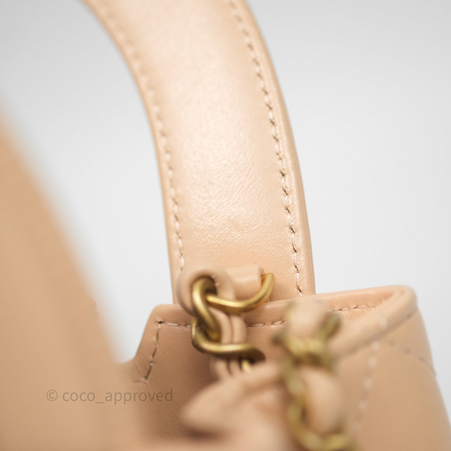 Chanel Kelly Bag Quilted Light Beige Shiny Crumpled Calfskin Aged Gold Hardware
