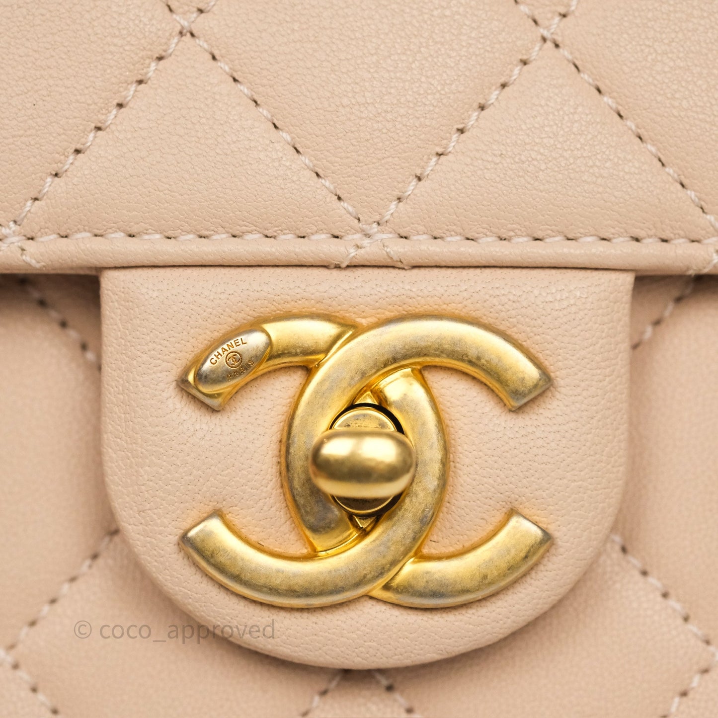 Chanel Chic Pearls Flap Quilted Beige Pink Goatskin Aged Gold Hardware