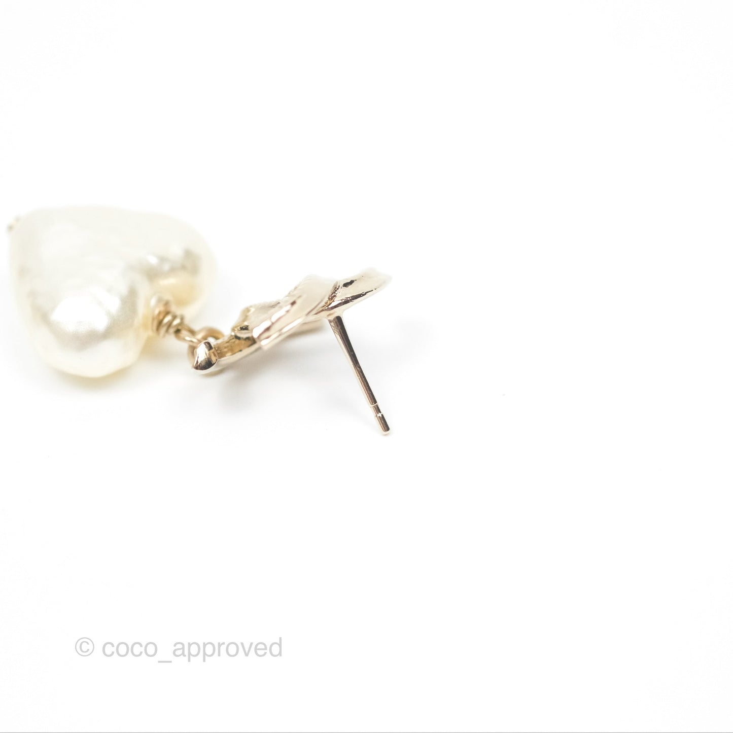 Chanel CC Pearl Heart Drop Earrings Gold Tone 22V