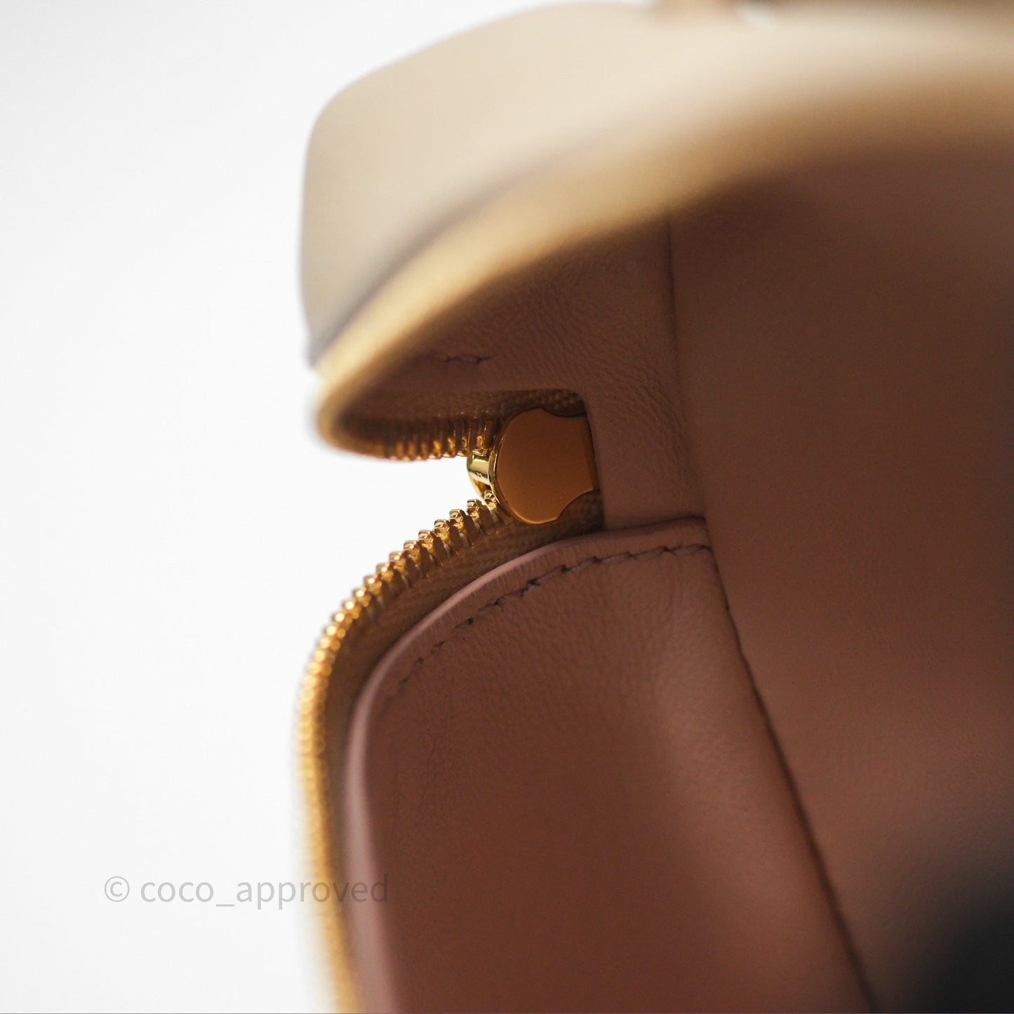 Loro Piana Extra Pocket L19 Cream Grained Calfskin Gold Hardware