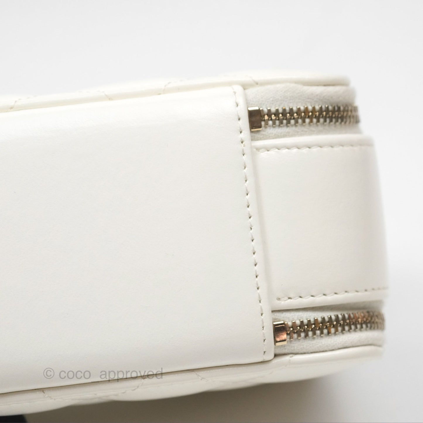 Chanel Top Handle Quilted Vanity Case White Shiny Lambskin Good Hardware