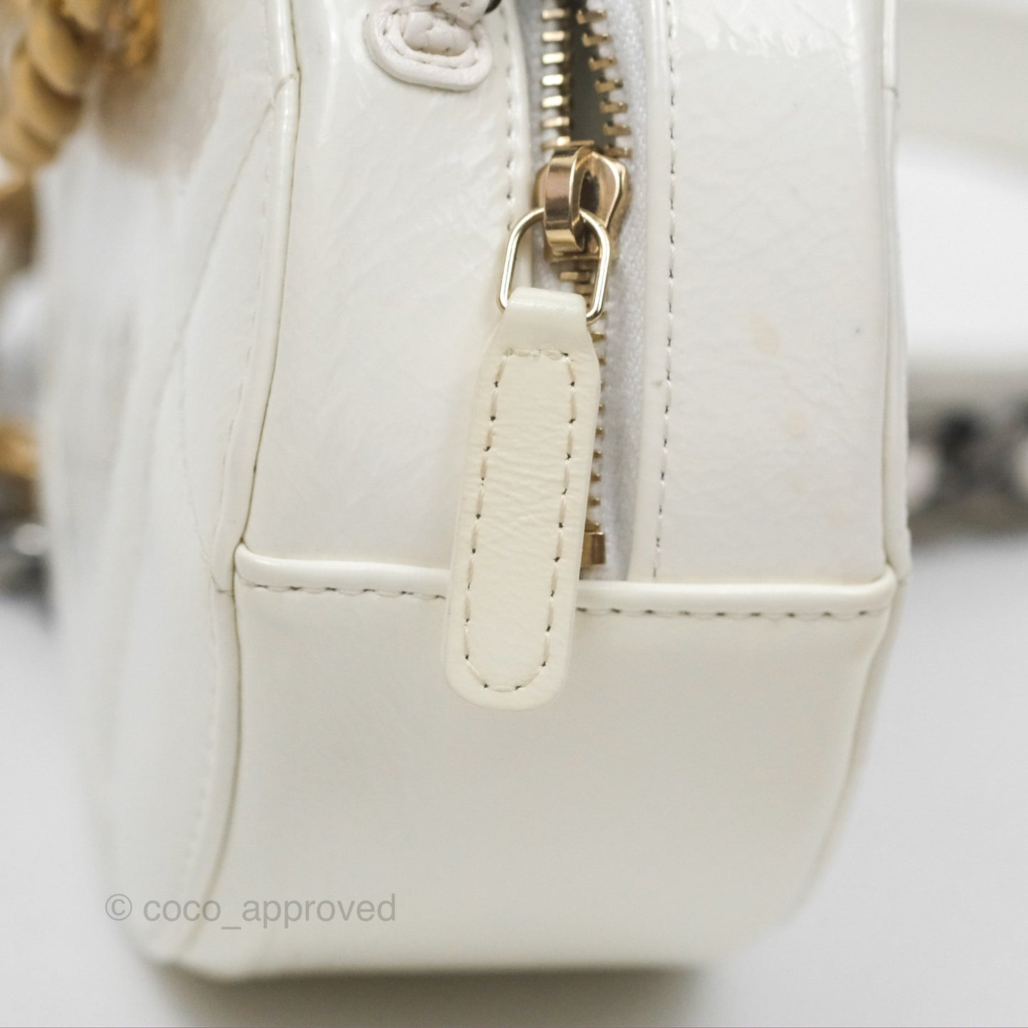 Chanel 19 Round Clutch With Chain White Glazed Calfskin Mixed Hardware