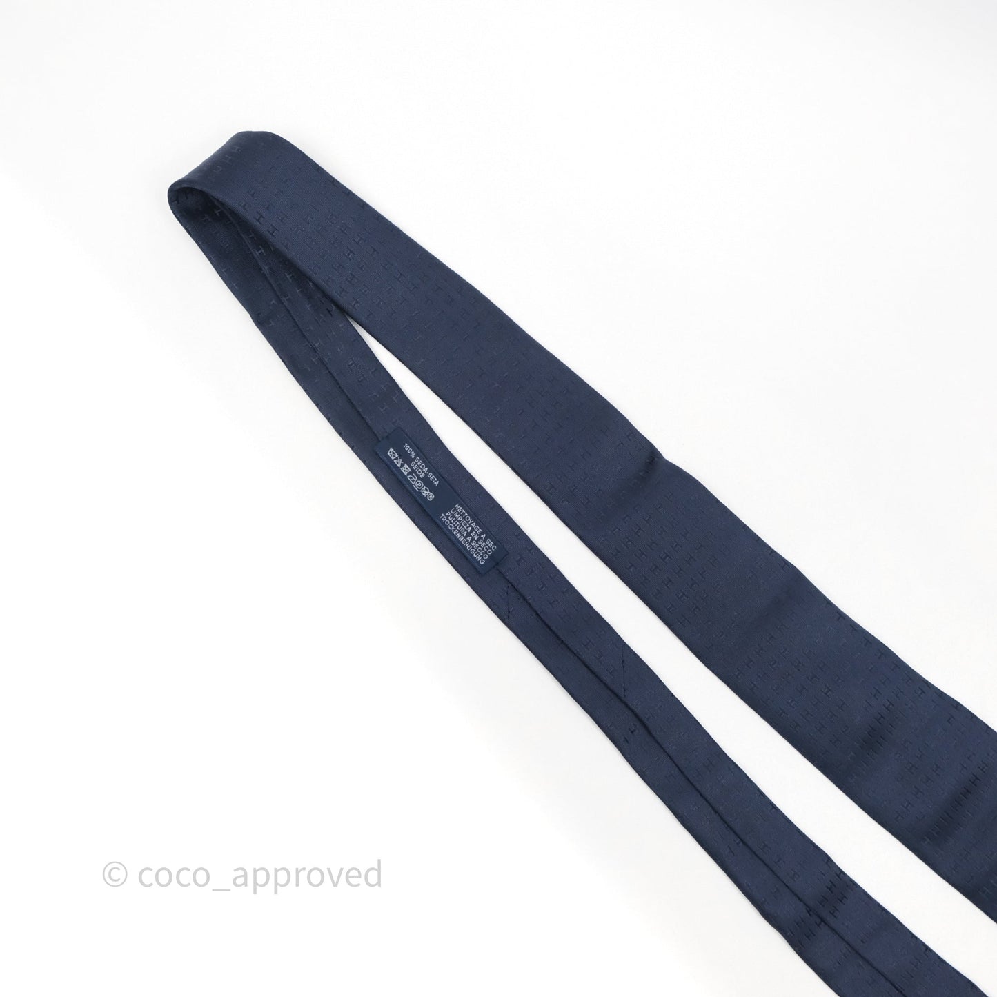 Hermès Faconnee H Tie in Marine Silk