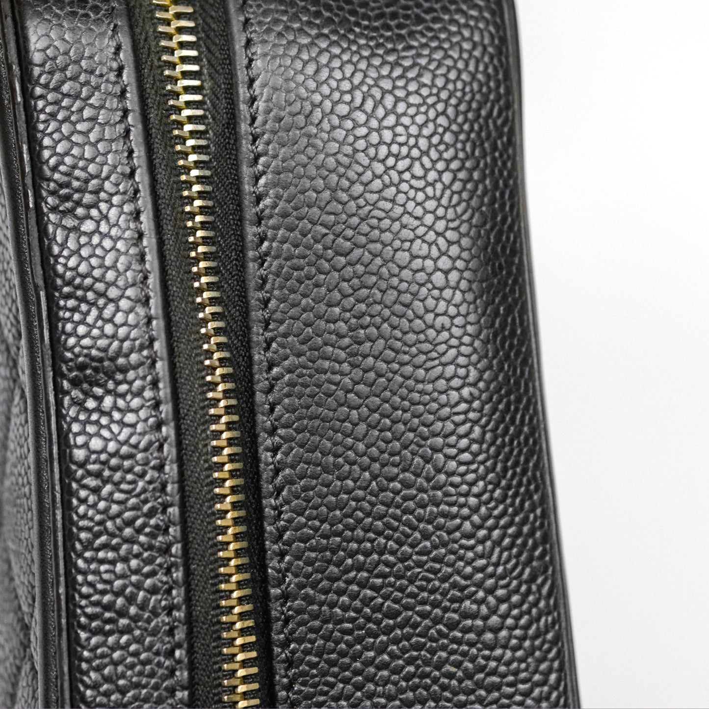 Chanel Quilted Medium CC Filigree Vanity Case Black Caviar Gold Hardware