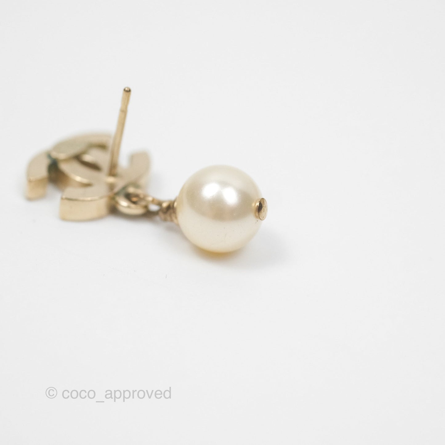 Chanel CC Pearl Drop Earrings Gold Tone 12W