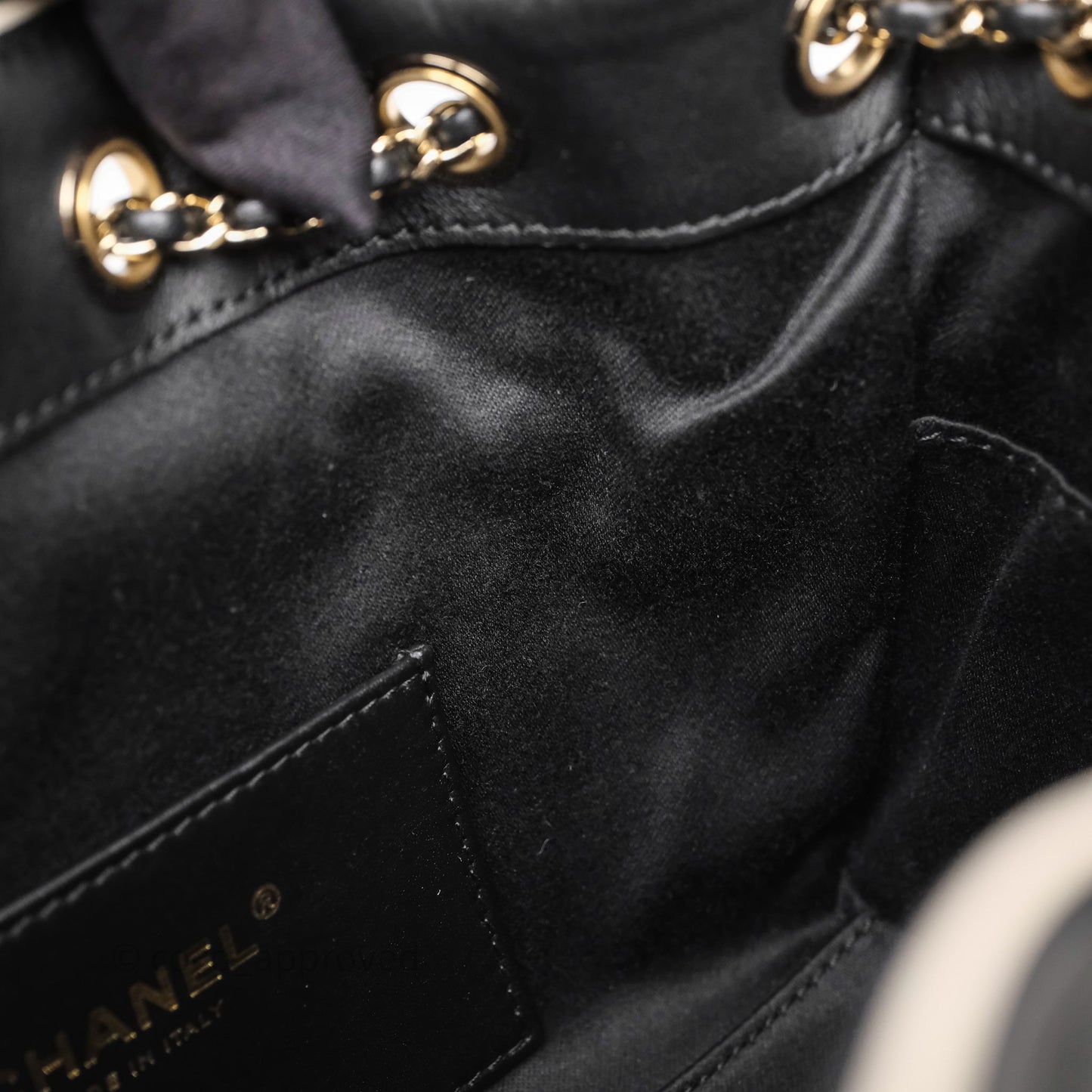 Chanel 25 Mini Bag Black/ White Calfskin Gold Hardware