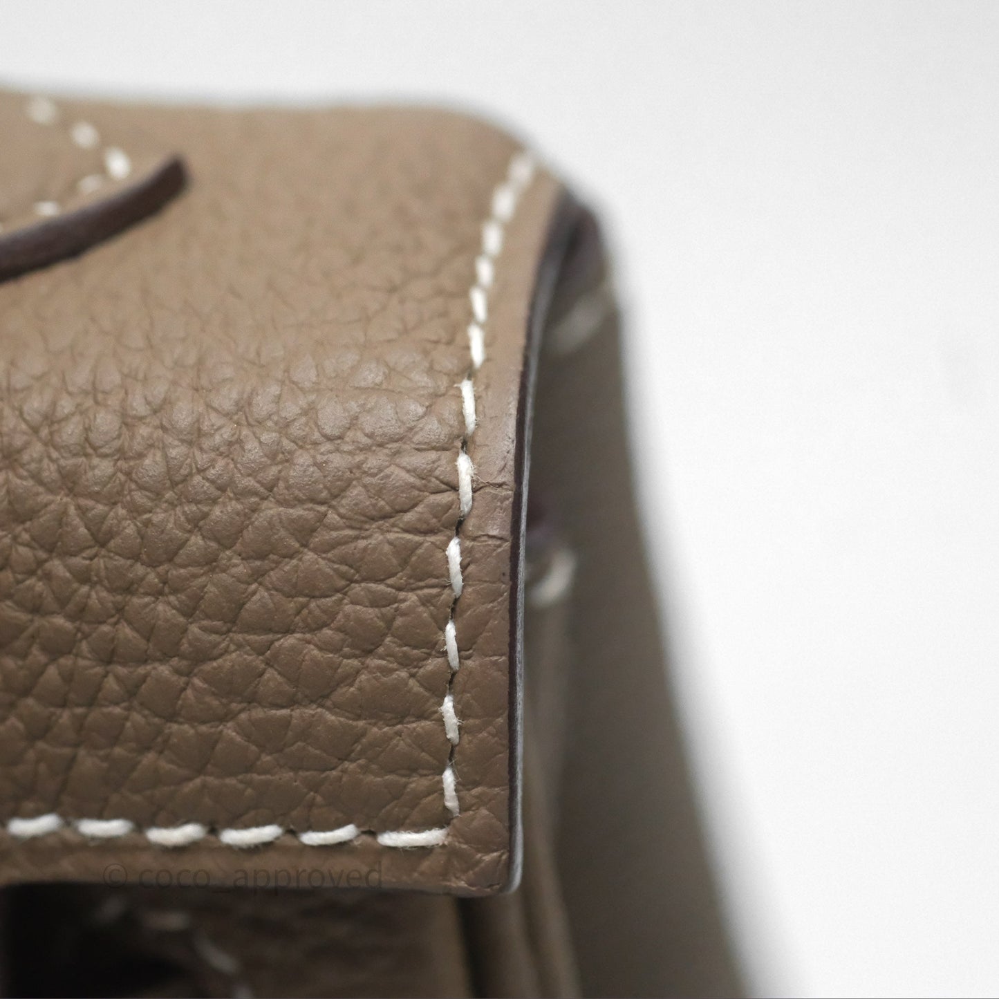 Hermès Retourne Kelly 25 Etoupe 18 Togo Gold Hardware