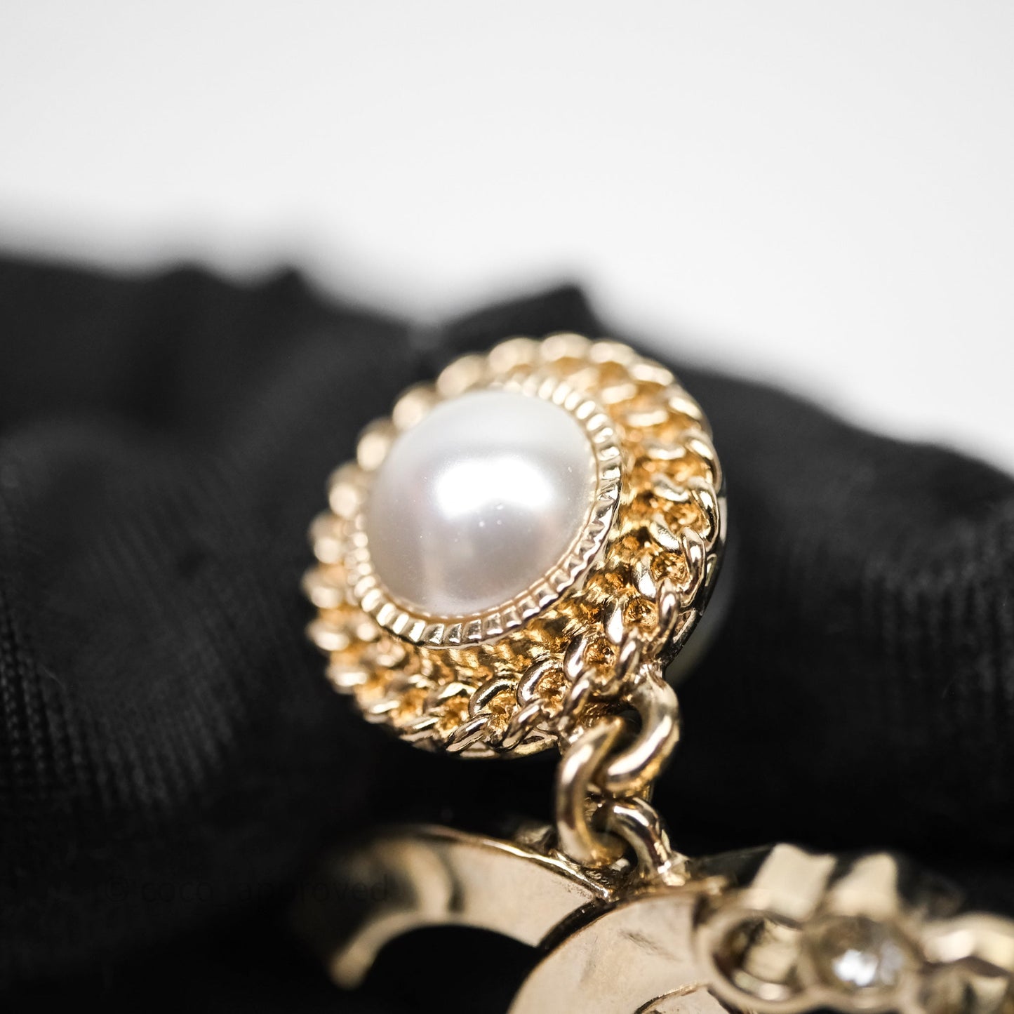 Chanel CC Coco Round Pearl Drop Earrings Gold Tone 22P