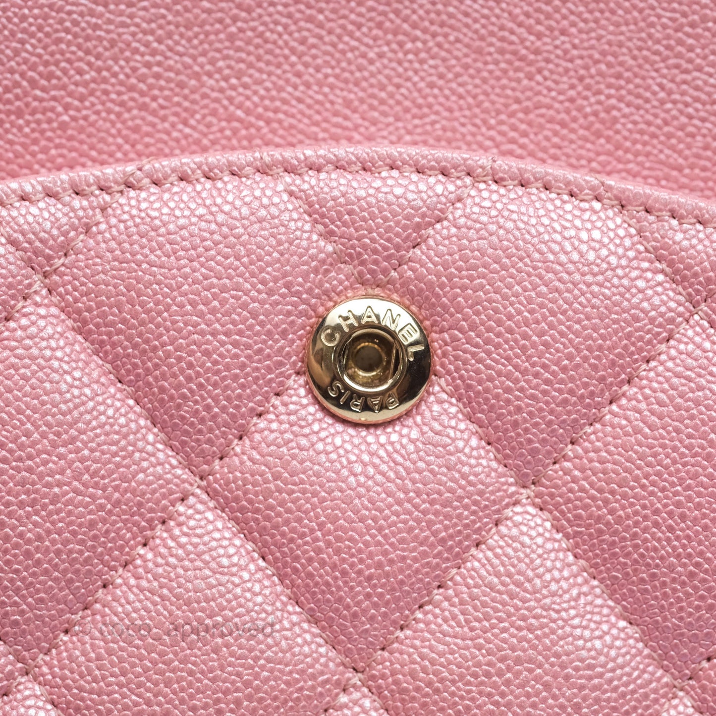 Chanel Quilted Classic M/L Medium Flap Iridescent Pink Caviar Gold Hardware 19S