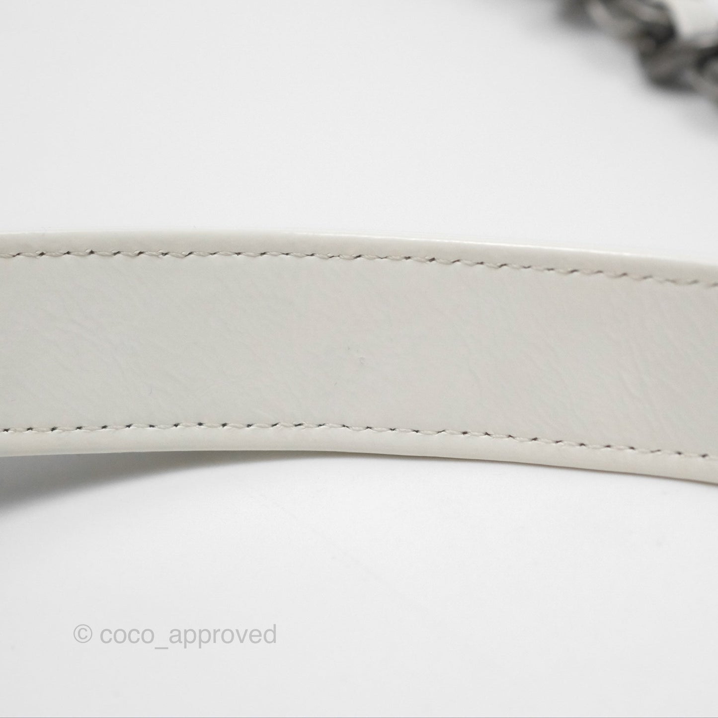 Chanel 19 Round Clutch With Chain White Glazed Calfskin Mixed Hardware