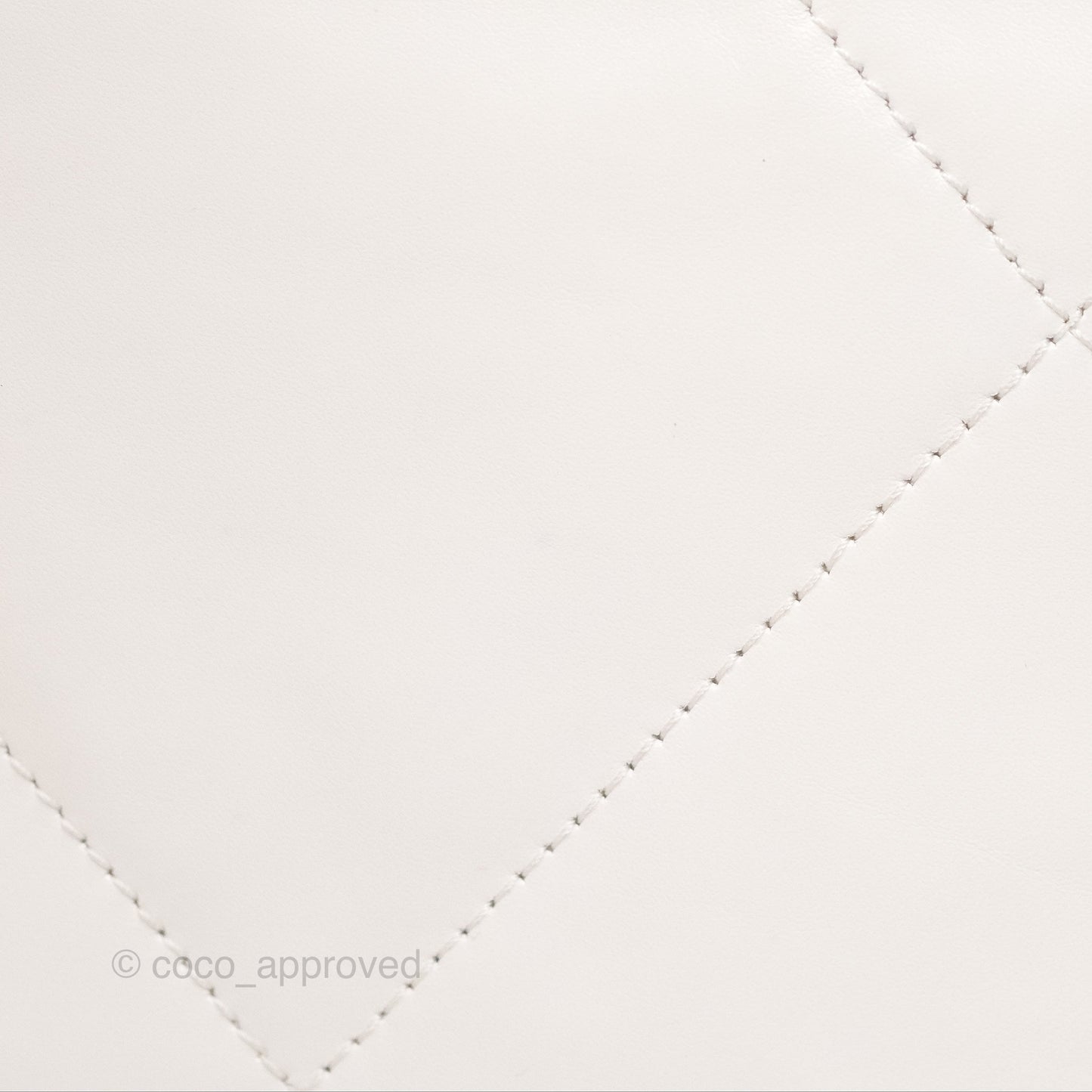 Chanel 22 Small White Shiny Calfskin Aged Gold Hardware