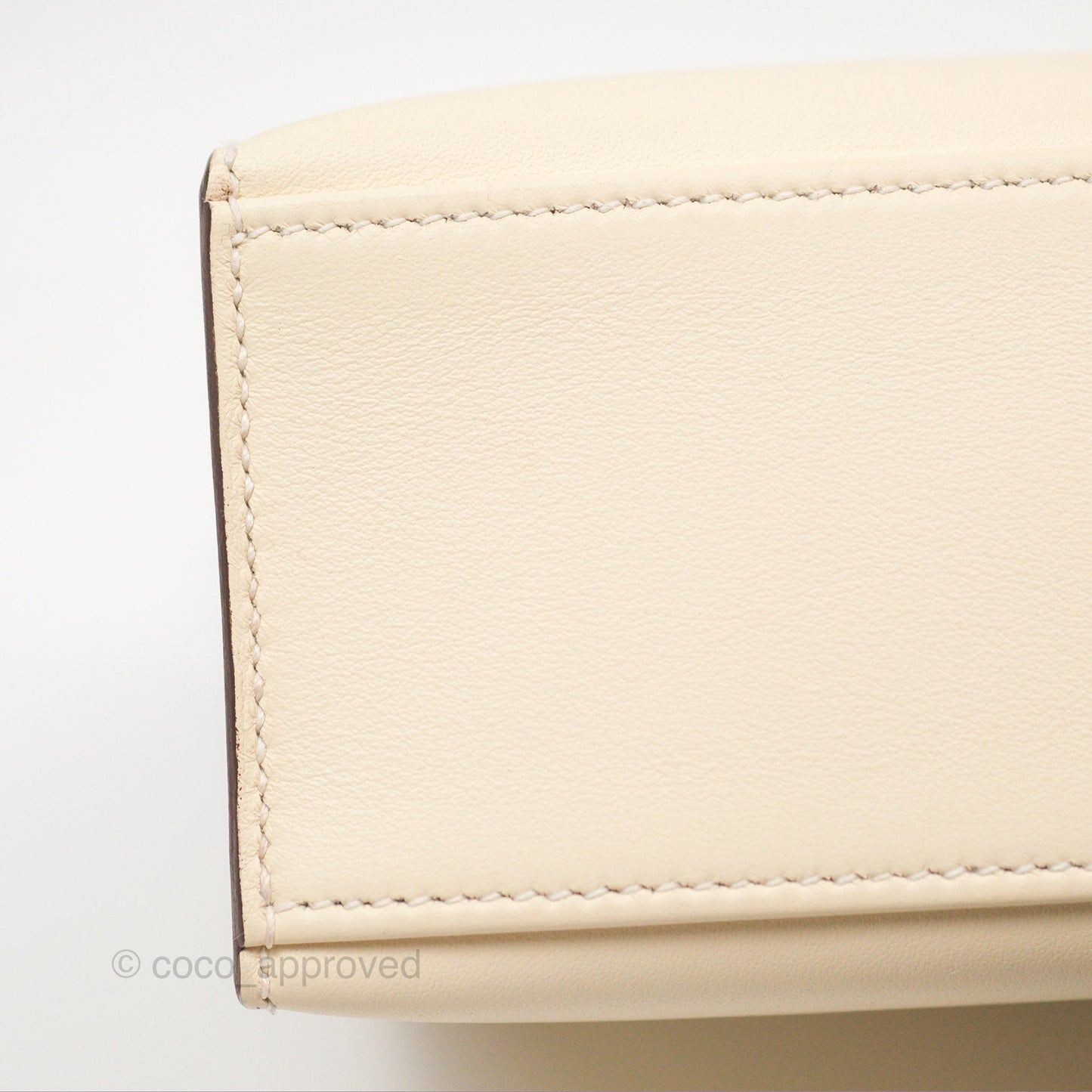 Hermès Kelly Mini Pochette Nata I2 Swift Gold Hardware