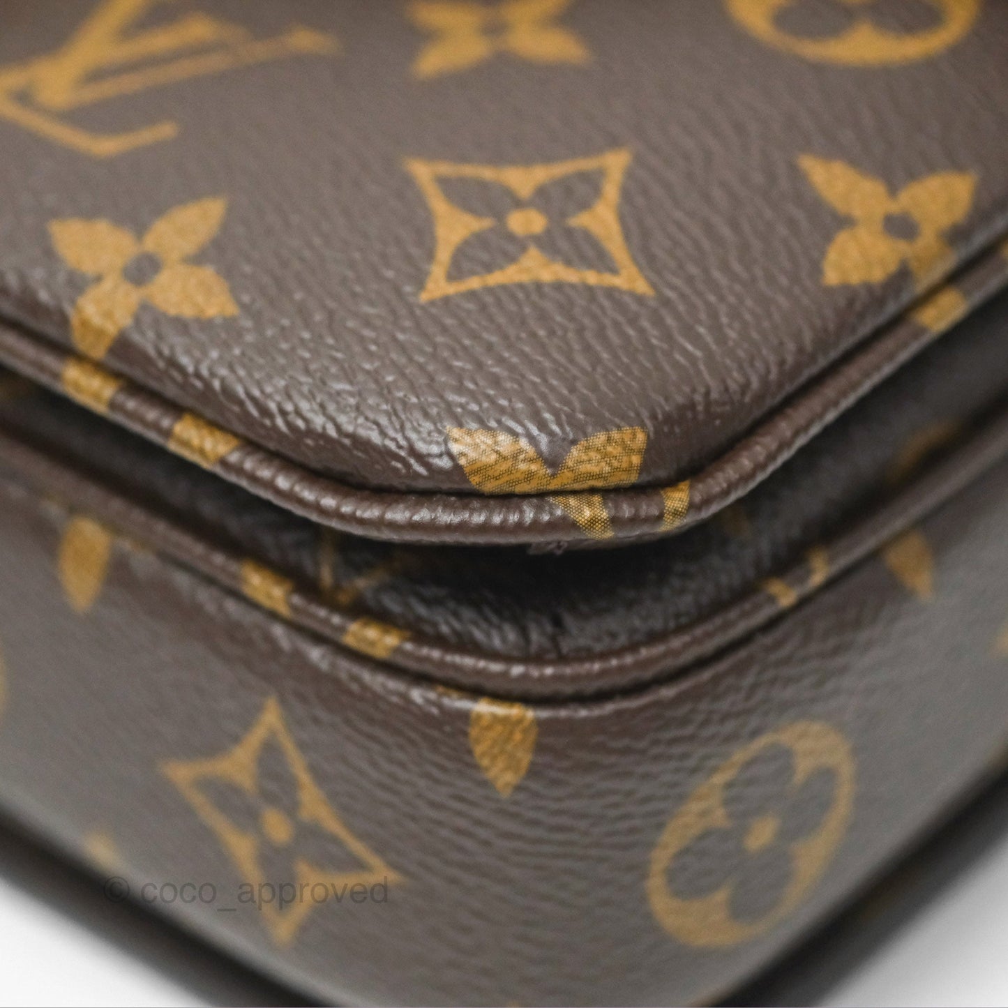 Louis Vuitton Pochette Métis East West Monogram Canvas