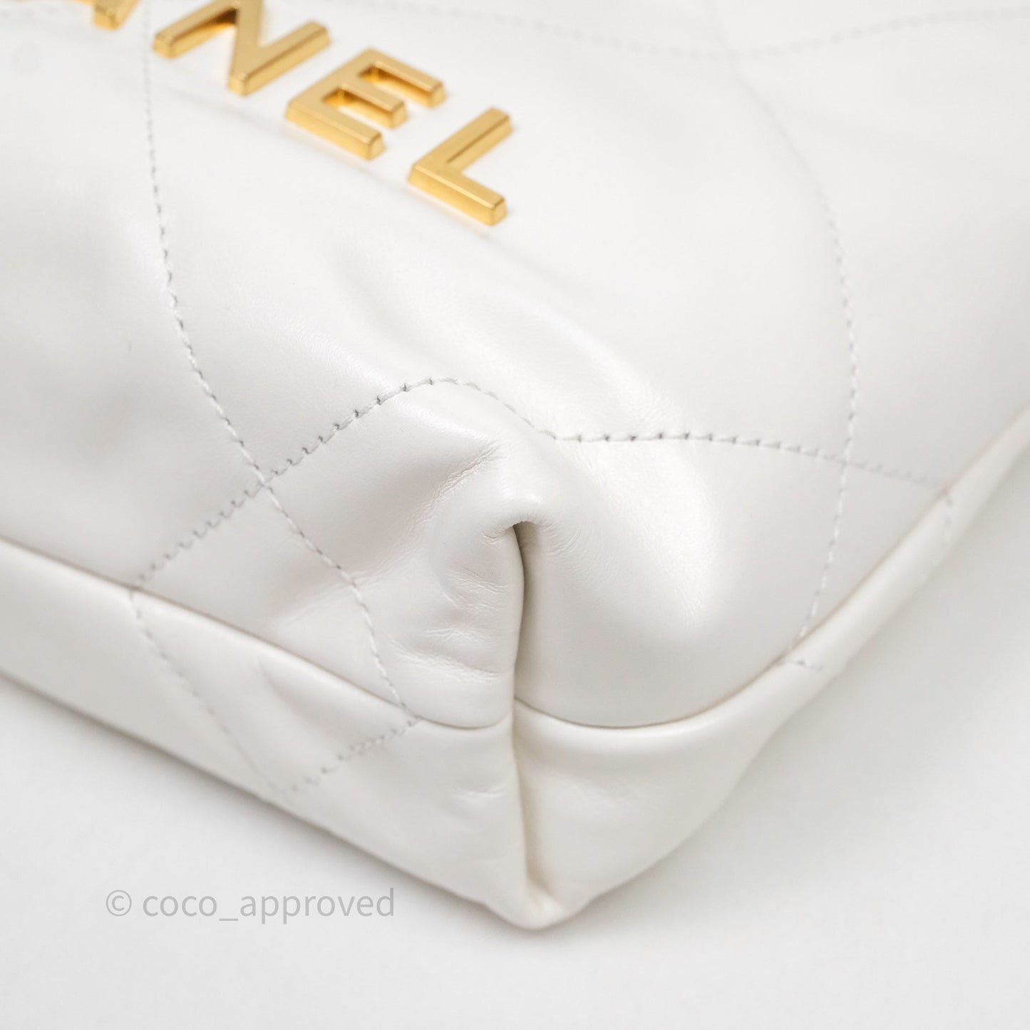 Chanel 22 Mini Bag White Shiny Crumpled Calfskin
