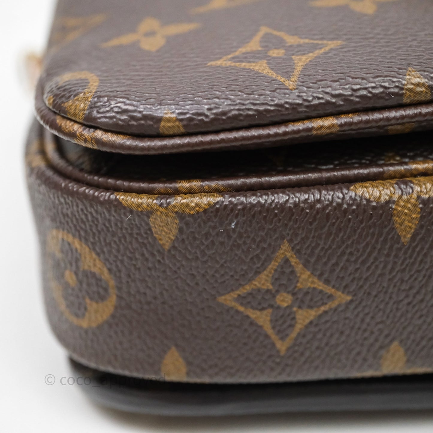 Louis Vuitton Pochette Metis Monogram