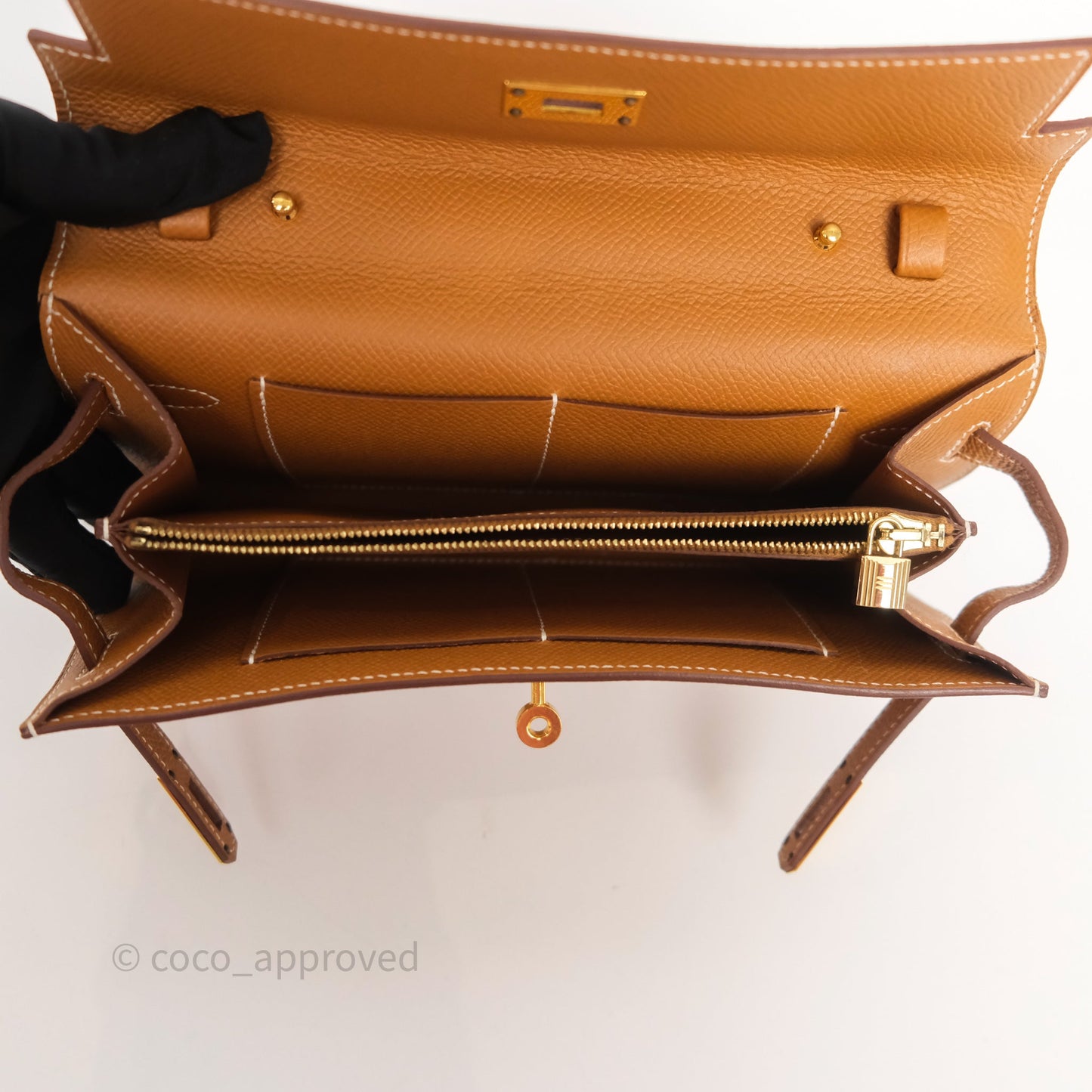 Hermès Kelly To Go Wallet Gold 37 Epsom Gold Hardware