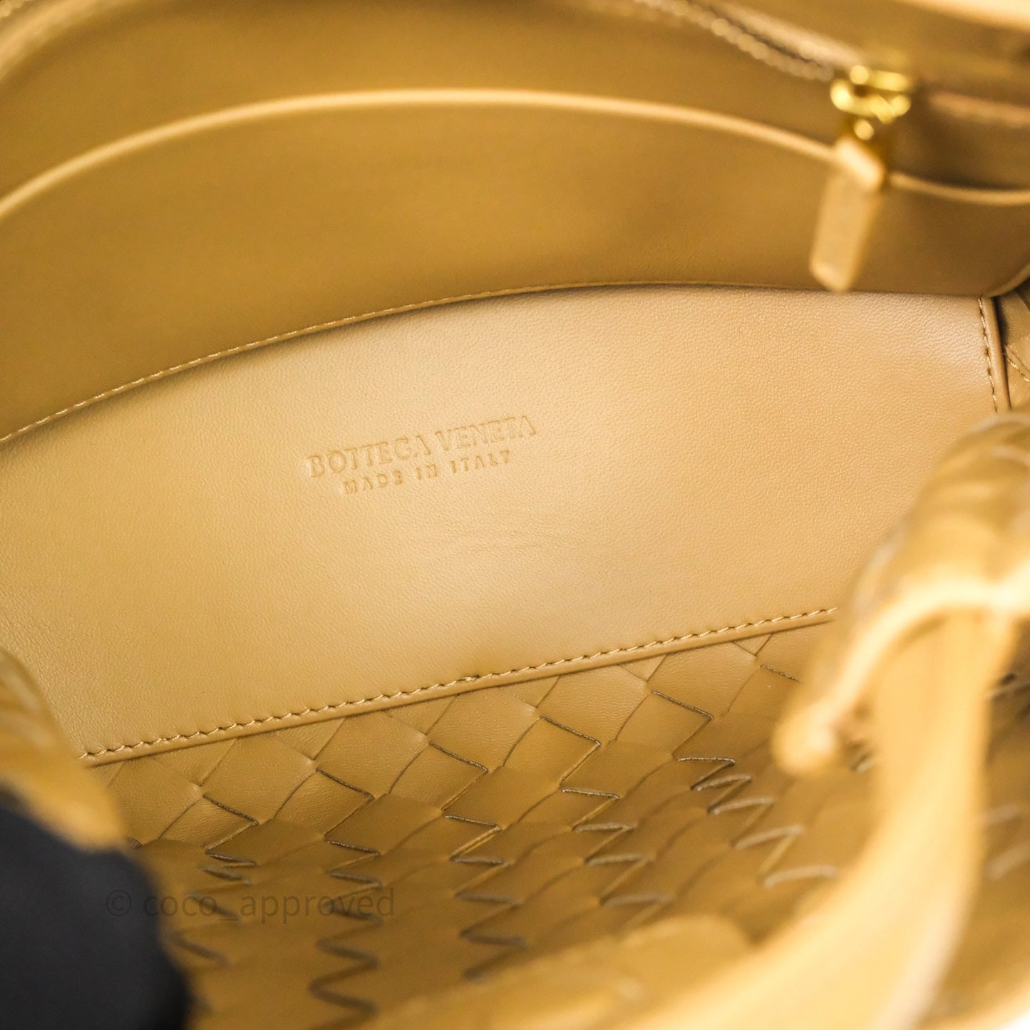 Bottega Veneta Small Andiamo Bag Dark Praline Intrecciato Lambskin