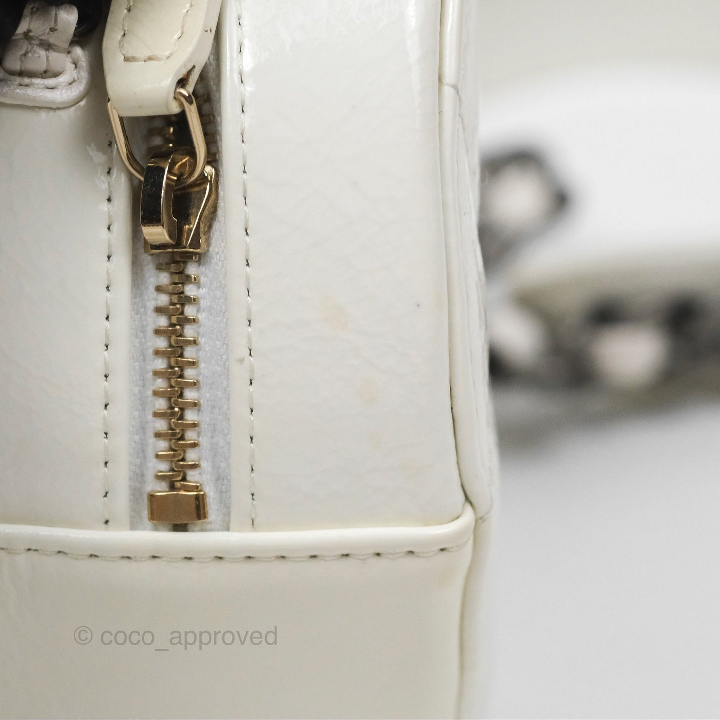 Chanel 19 Round Clutch With Chain White Glazed Calfskin Mixed Hardware