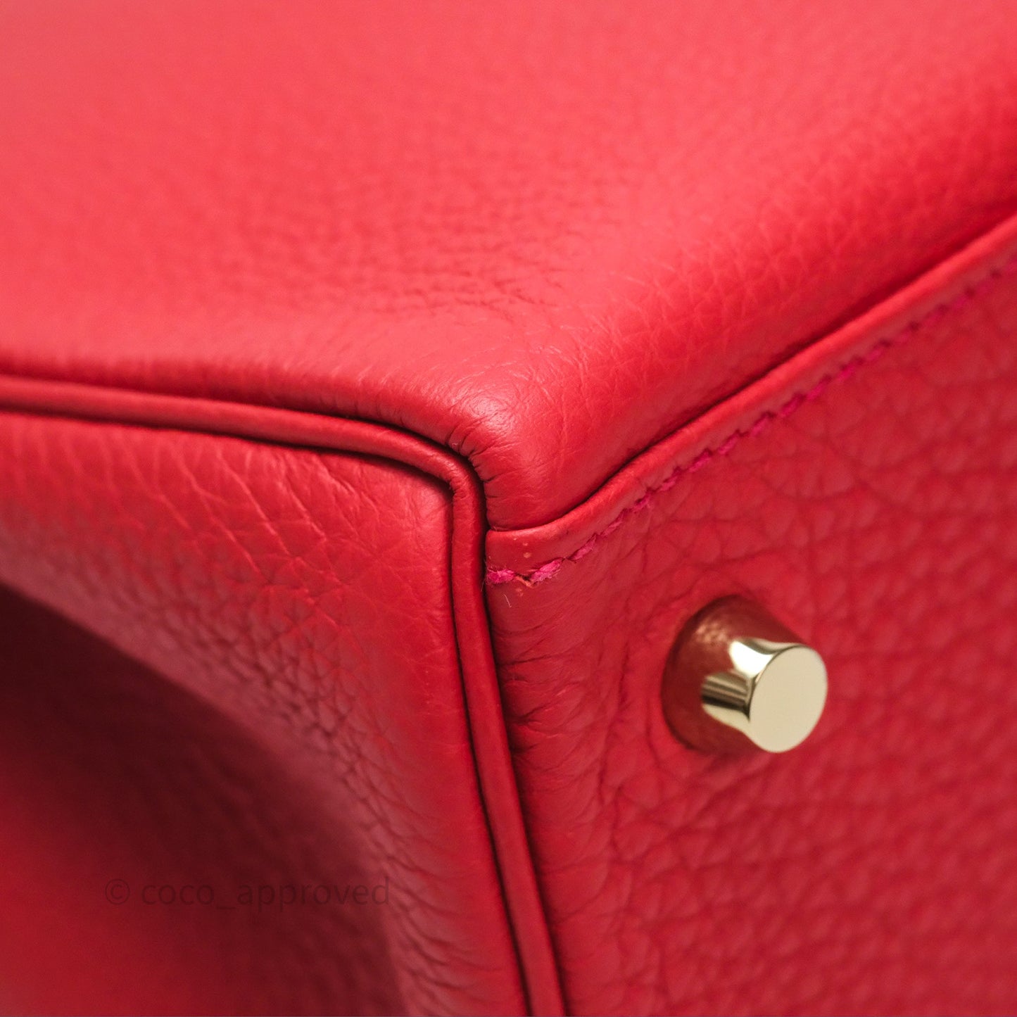 Hermès Kelly 28 Retourne Geranium D5 Togo Gold Hardware
