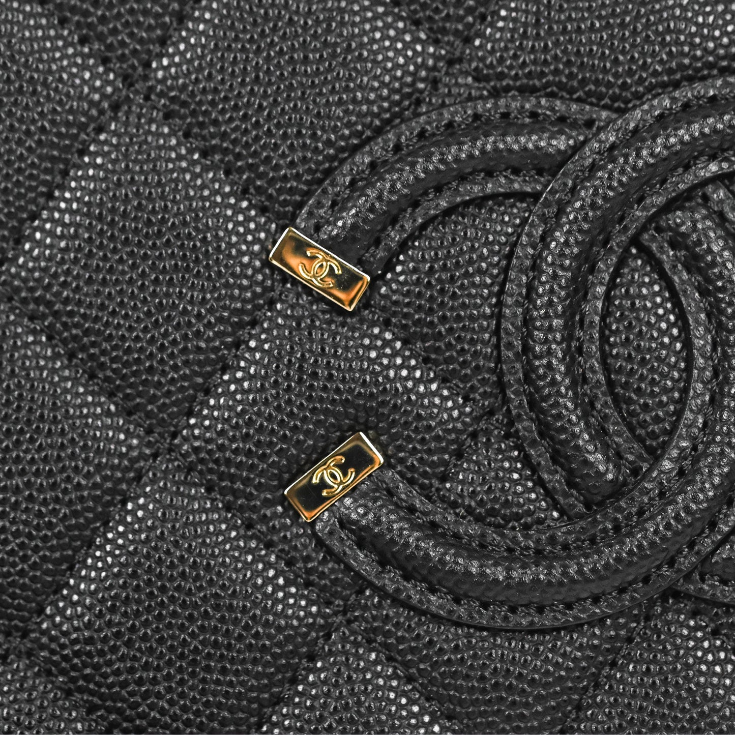 Chanel Quilted Small CC Filigree Vanity Case Black Caviar Gold Hardware