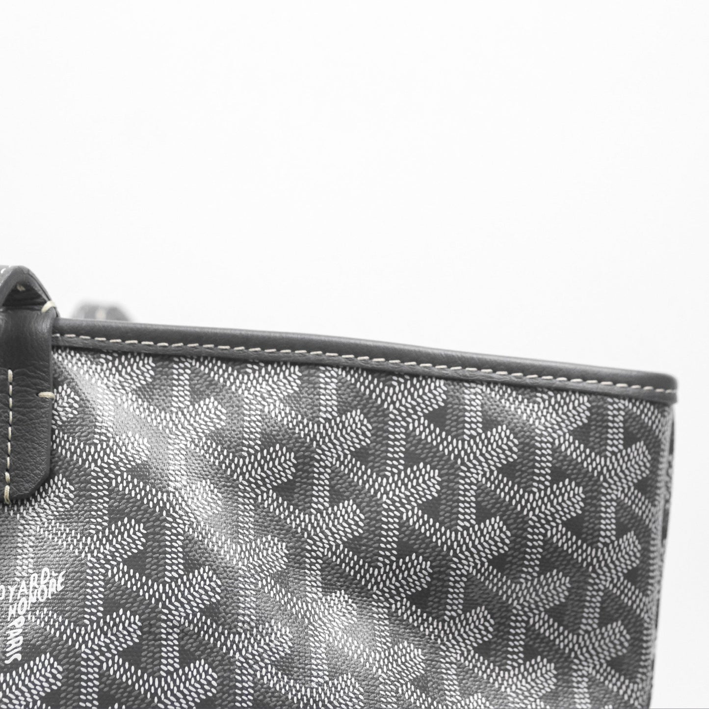 Goyard St Artois Tote MM ⁣⁣⁣⁣⁣⁣⁣⁣⁣⁣⁣⁣⁣⁣⁣⁣⁣⁣⁣⁣Grey Canvas