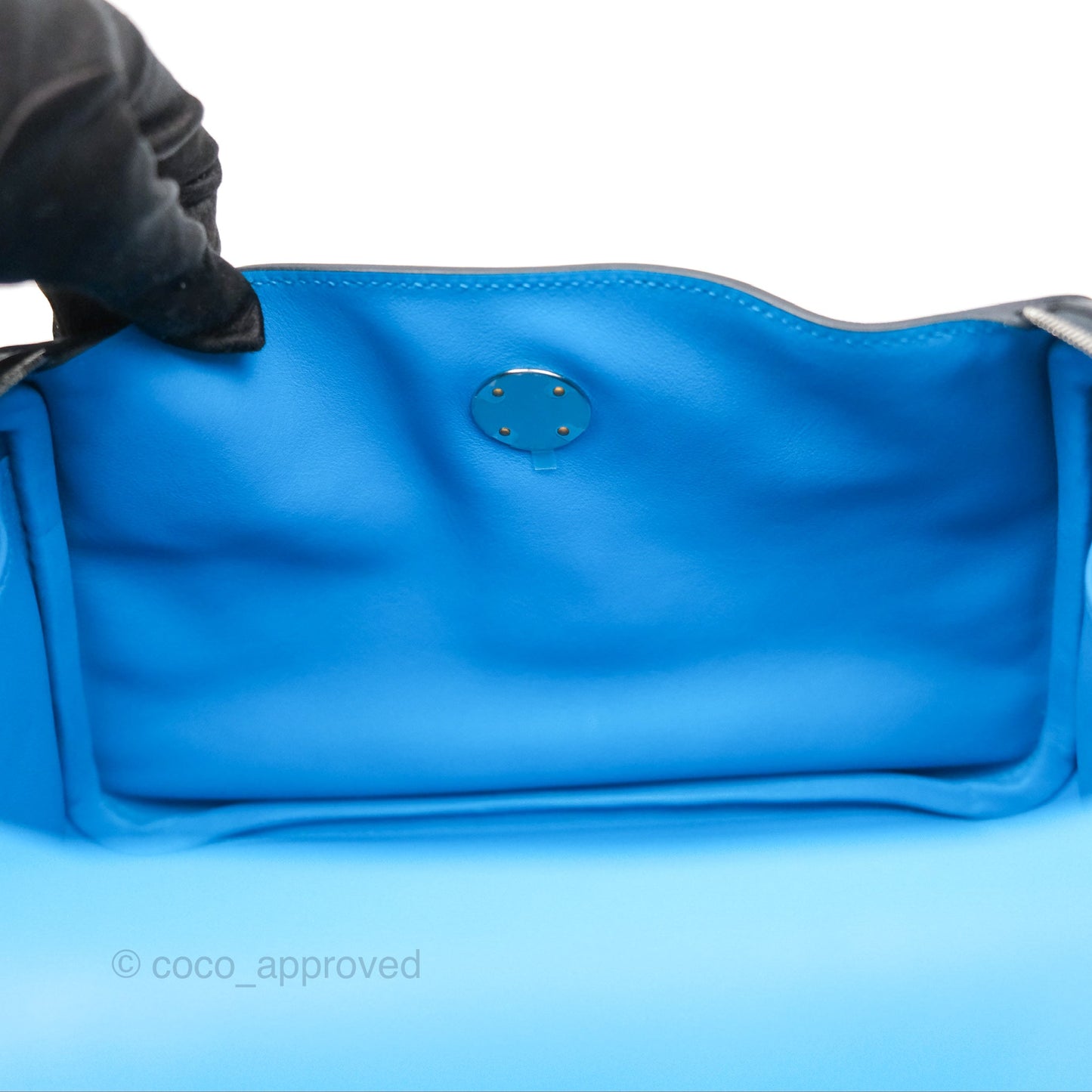 Hermès Lindy 26 Caban/Bleu Frida Swift Palladium Hardware