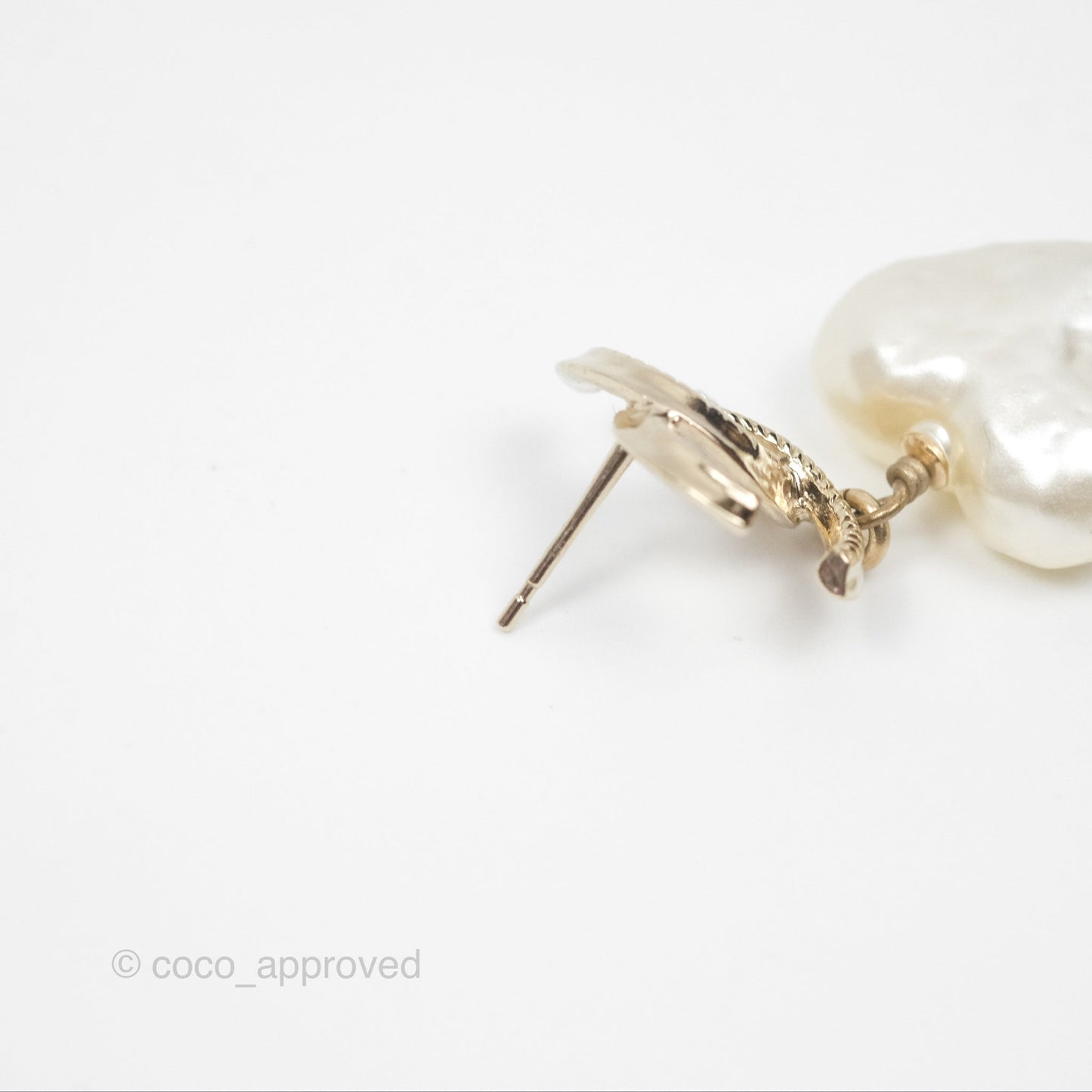Chanel CC Pearl Heart Drop Earrings Gold Tone 22C