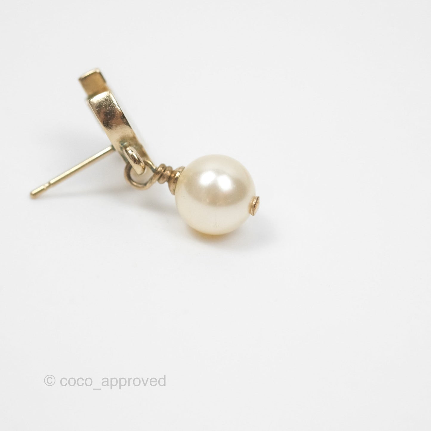 Chanel CC Pearl Drop Earrings Gold Tone 12W