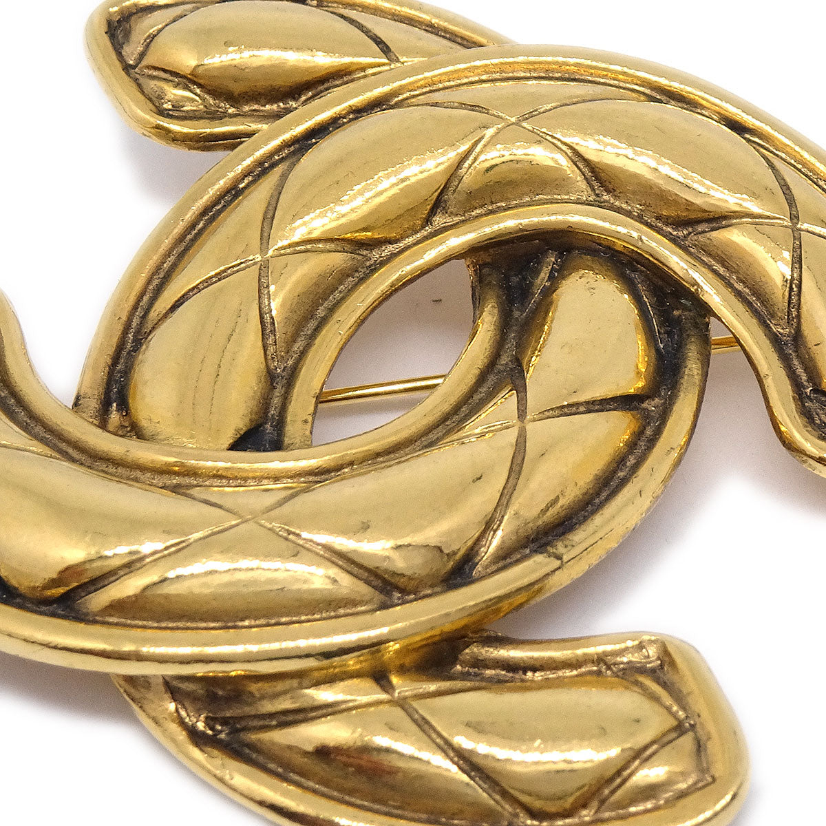 Luxury Chanel Quilted CC Brooch Pin Gold 1152
