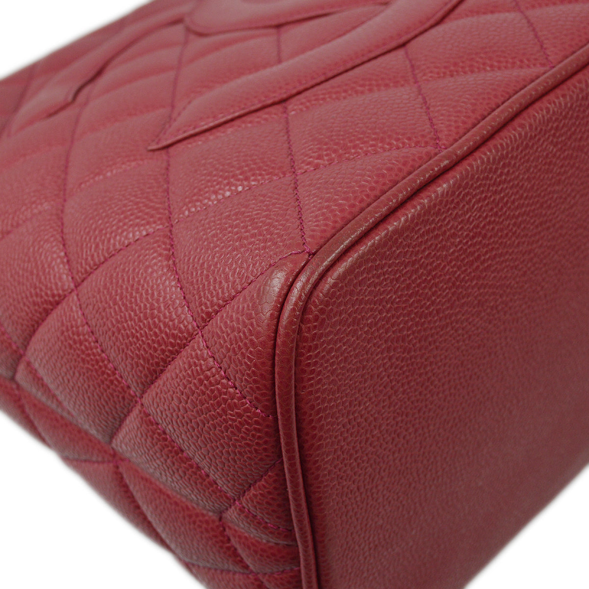 Luxury Chanel 2000-2001 Red Caviar Medallion Tote Handbag