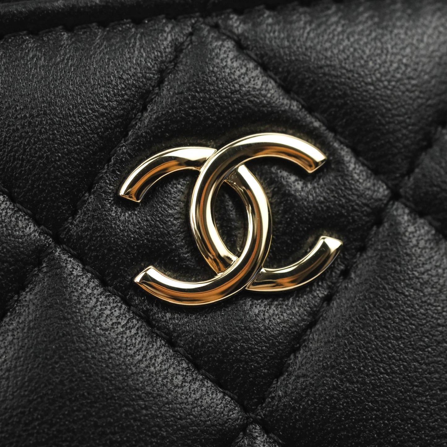 Chanel Mini Vanity With Pearl Chain Black Lambskin Gold Hardware