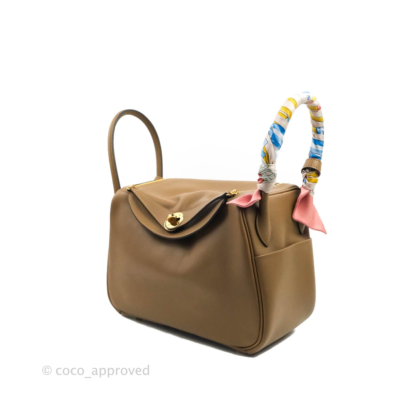 Hermès Lindy 26 Evercolor Beige De Weimar Gold Hardware with Twilly