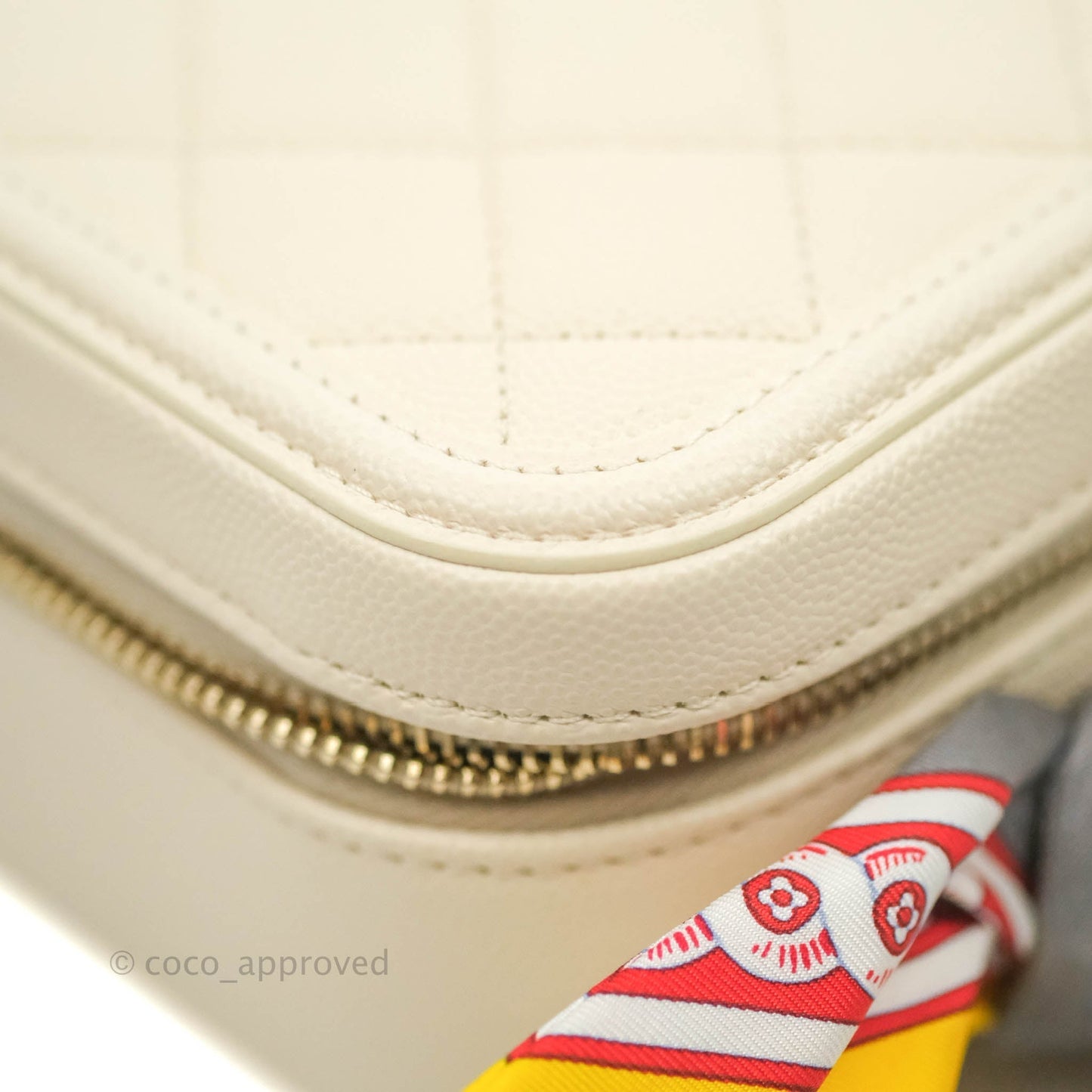 Chanel Quilted Medium CC Filigree Vanity Case Ivory Caviar Gold Hardware