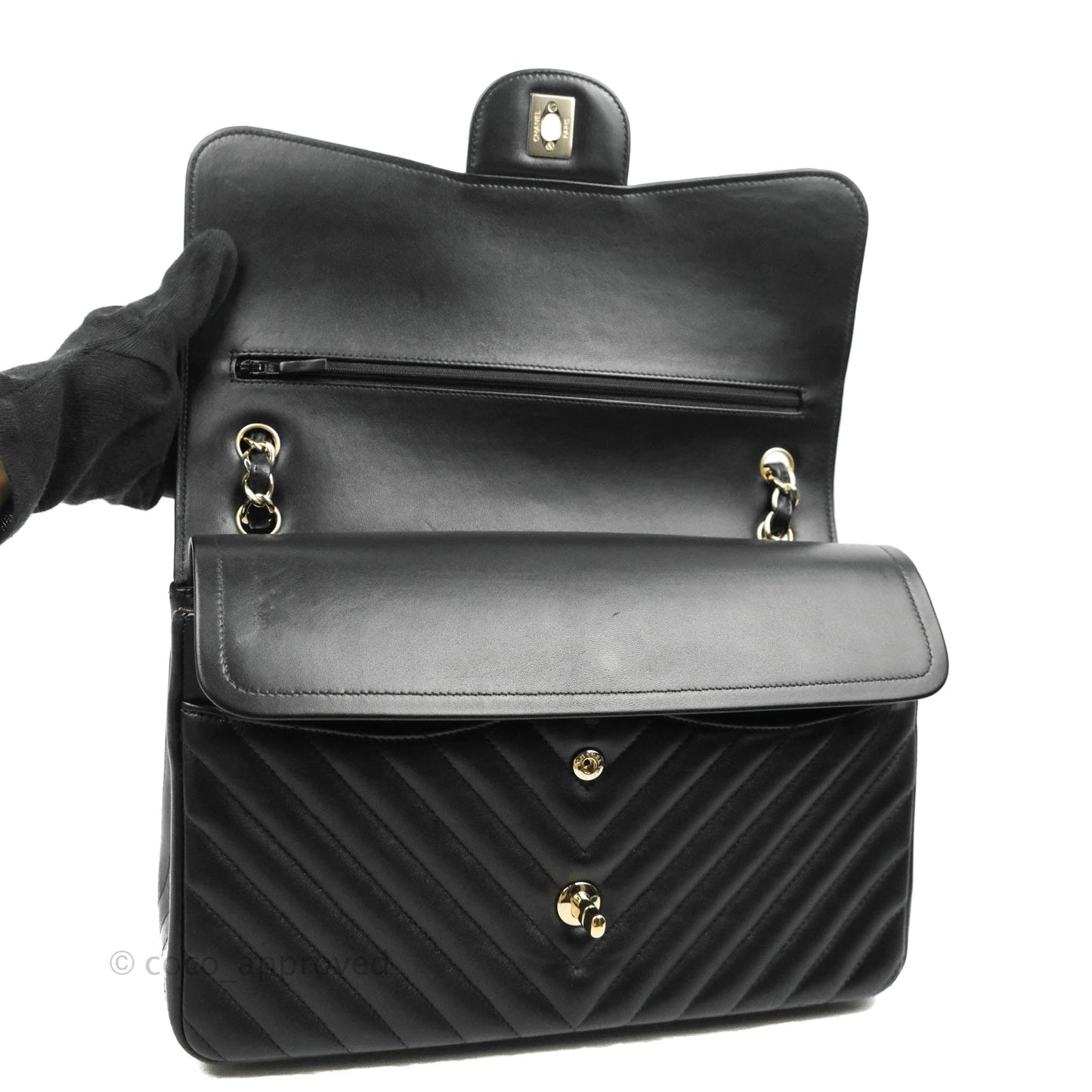 Chanel Jumbo Chevron Double Flap Black Lambskin Gold Hardware⁣⁣