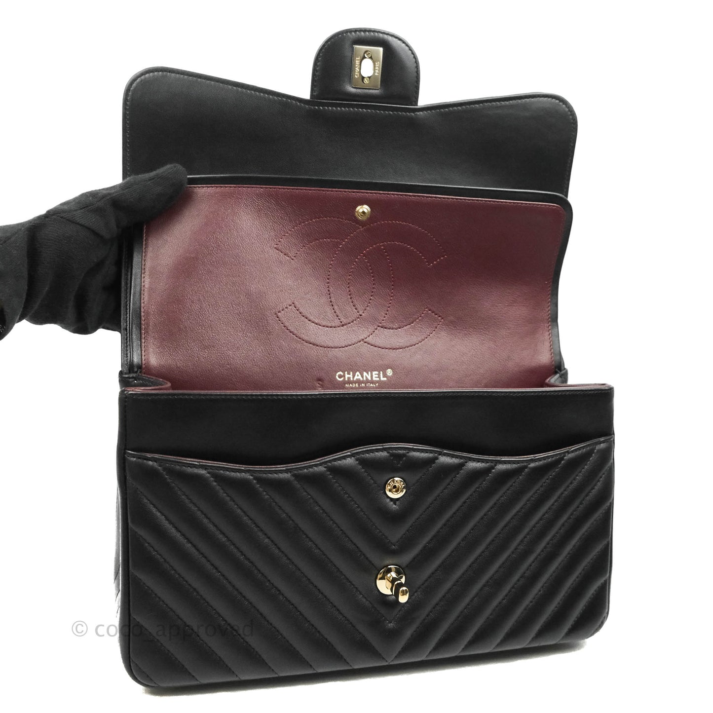 Chanel Jumbo Chevron Double Flap Black Lambskin Gold Hardware⁣⁣
