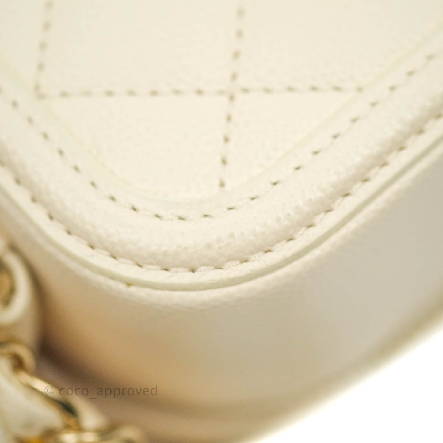 Chanel Quilted Medium CC Filigree Vanity Case Ivory Caviar Gold Hardware