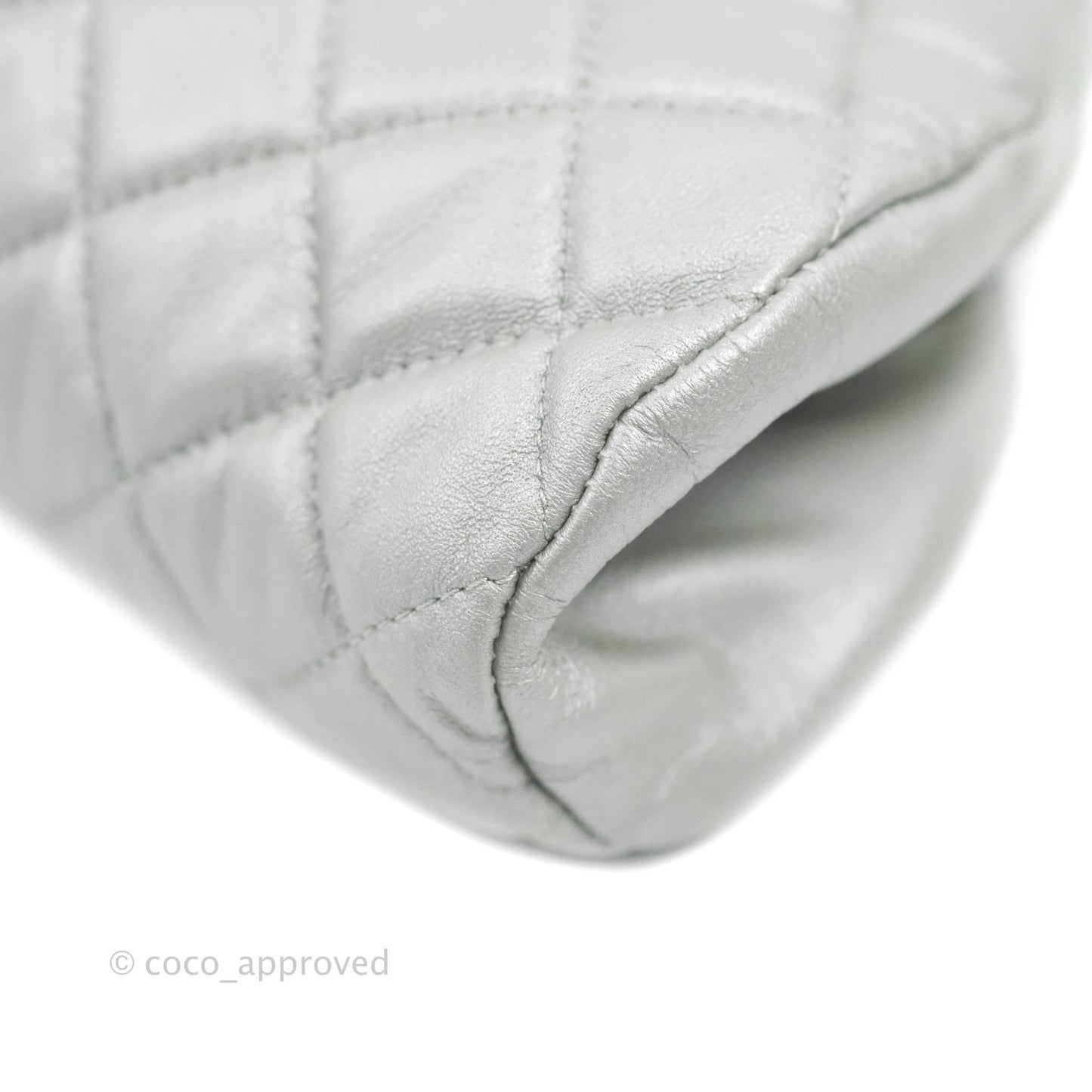 Chanel Quilted Timeless Kisslock Clutch Metallic Silver Lambskin Silver Hardware
