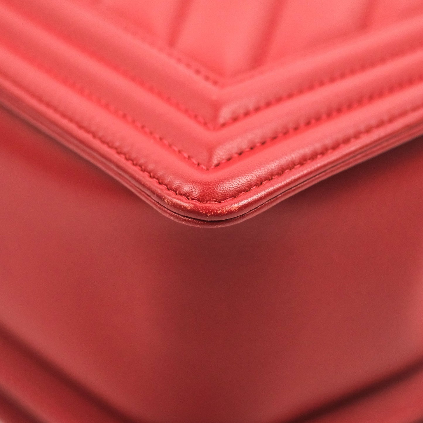 Chanel Medium Boy Chevron Red Calfskin Ruthenium Hardware