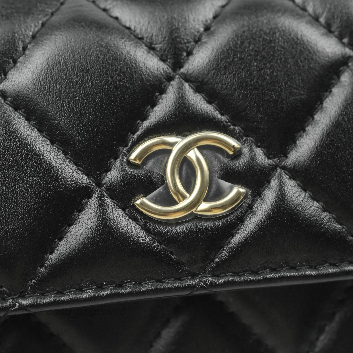 Chanel Imitation Pearls Clutch with Chain Black Shiny Calfskin Gold Hardware