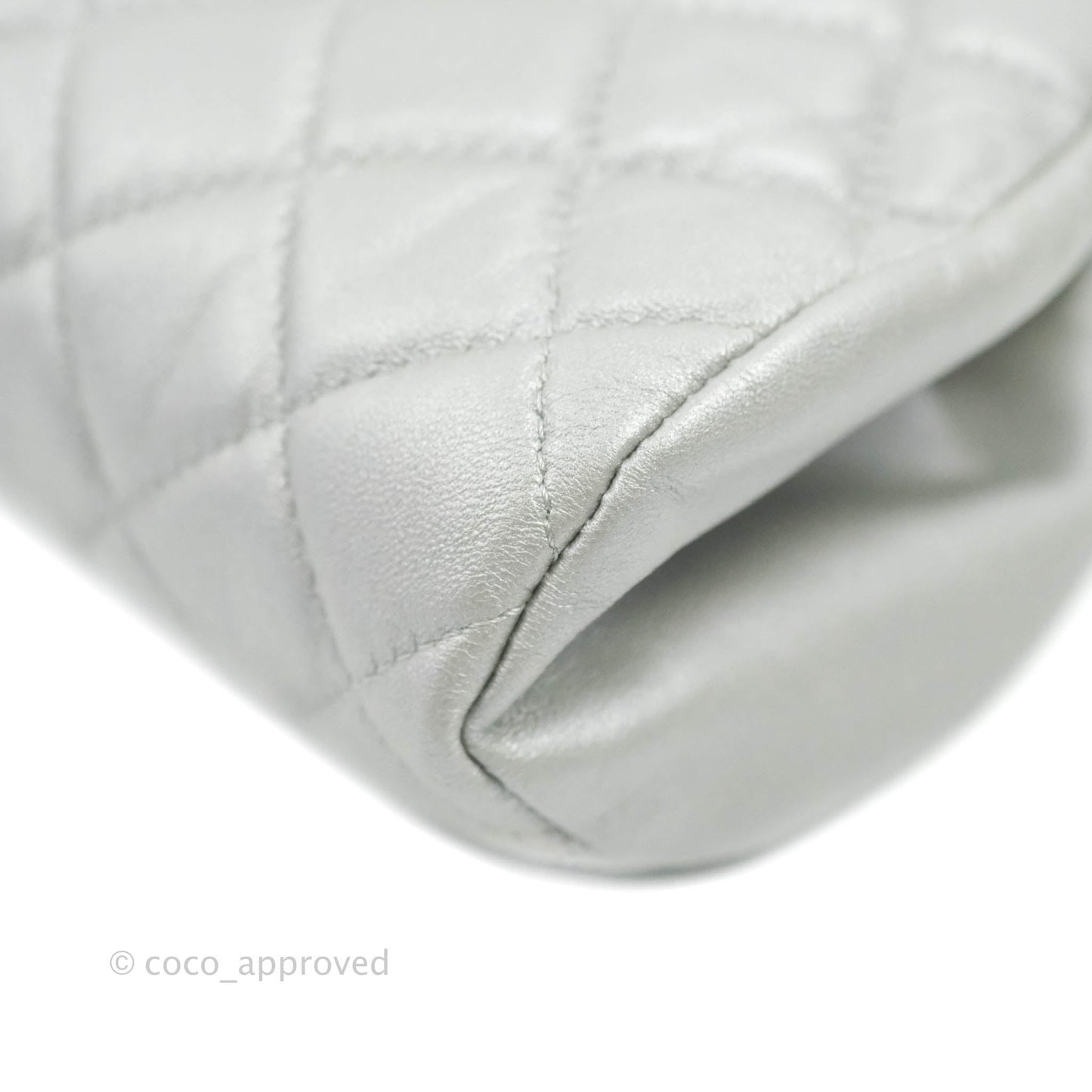Chanel Quilted Timeless Kisslock Clutch Metallic Silver Lambskin Silver Hardware