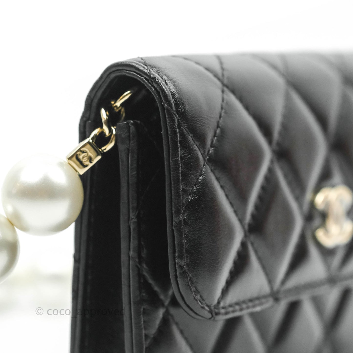 Chanel Imitation Pearls Clutch with Chain Black Shiny Calfskin Gold Hardware