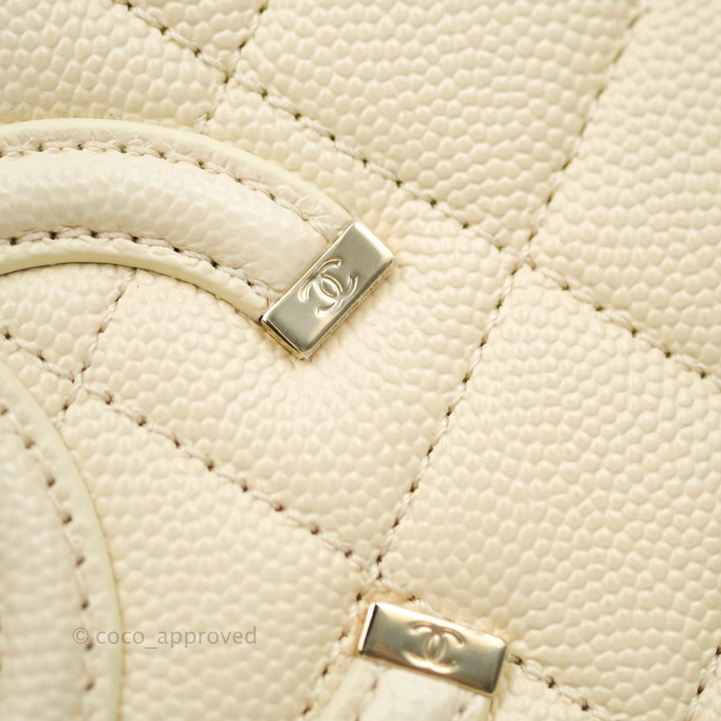 Chanel Quilted Medium CC Filigree Vanity Case Ivory Caviar Gold Hardware