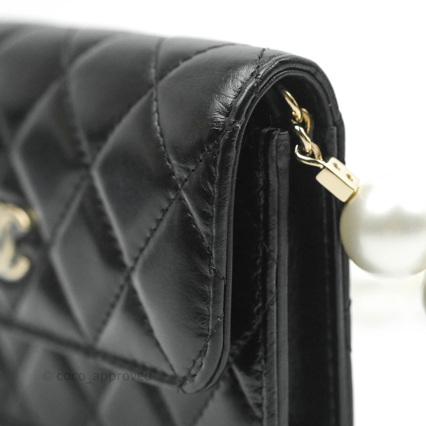 Chanel Imitation Pearls Clutch with Chain Black Shiny Calfskin Gold Hardware