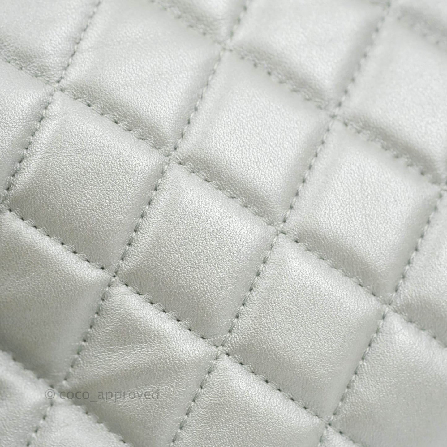 Chanel Quilted Timeless Kisslock Clutch Metallic Silver Lambskin Silver Hardware