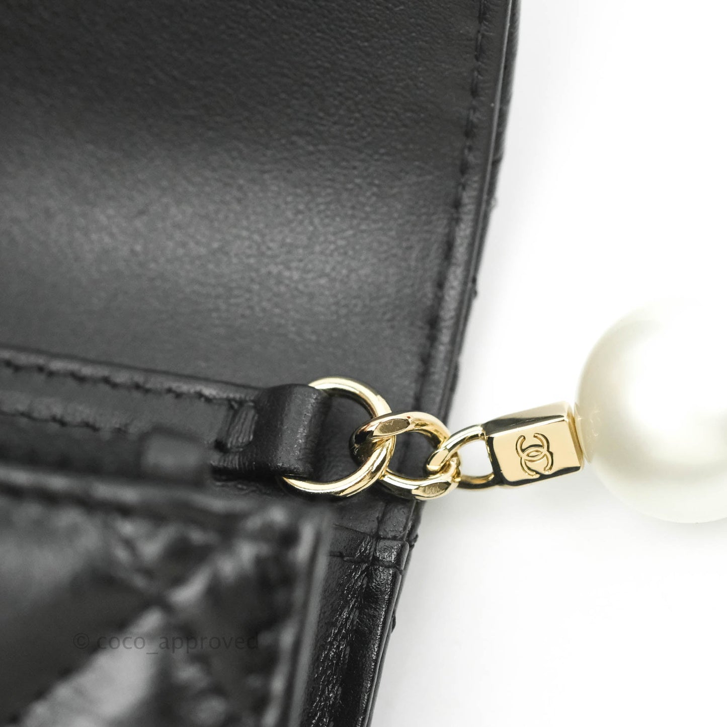 Chanel Imitation Pearls Clutch with Chain Black Shiny Calfskin Gold Hardware