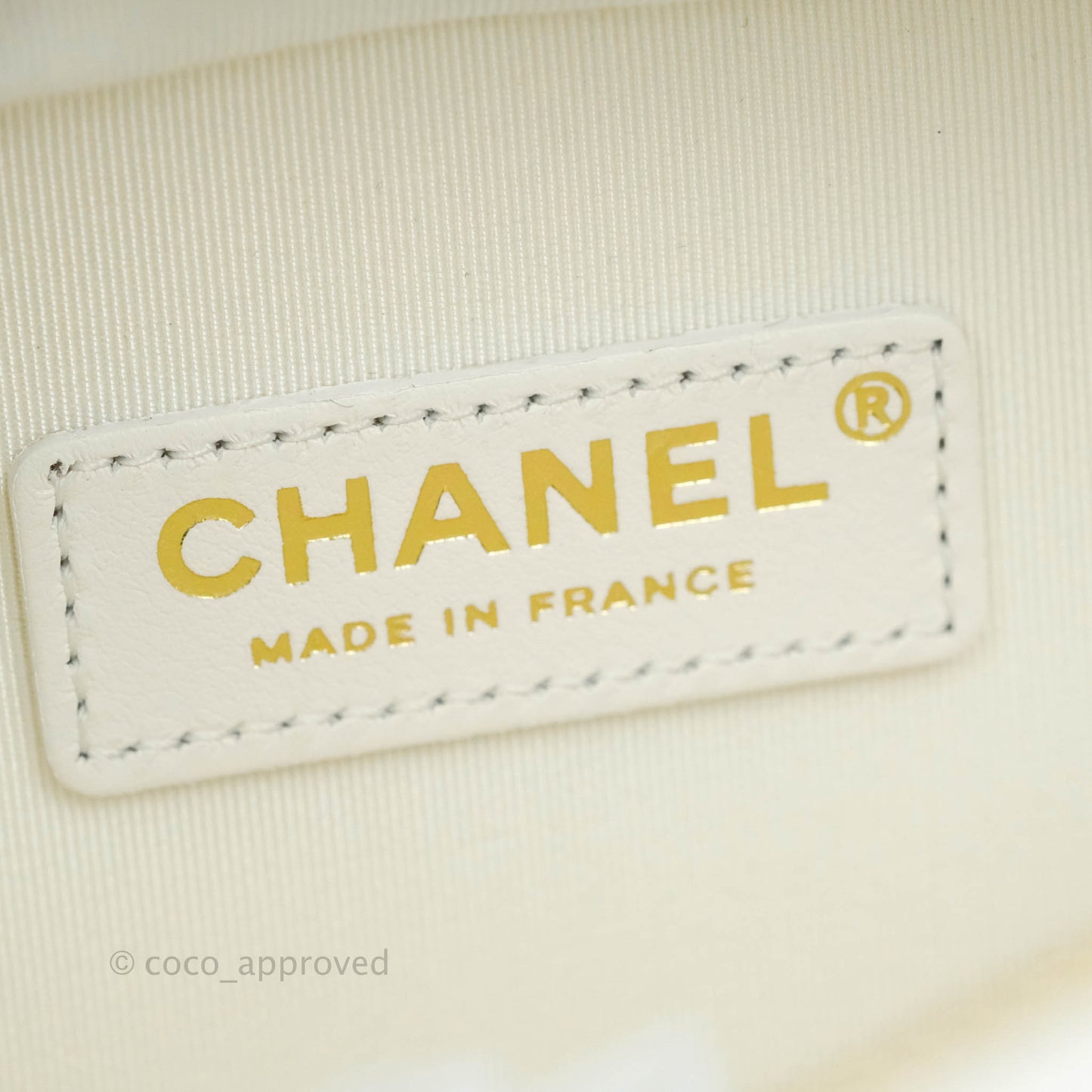 Chanel Circular Handle Zip Around Vanity Case White Calfskin Gold Hardware 20S