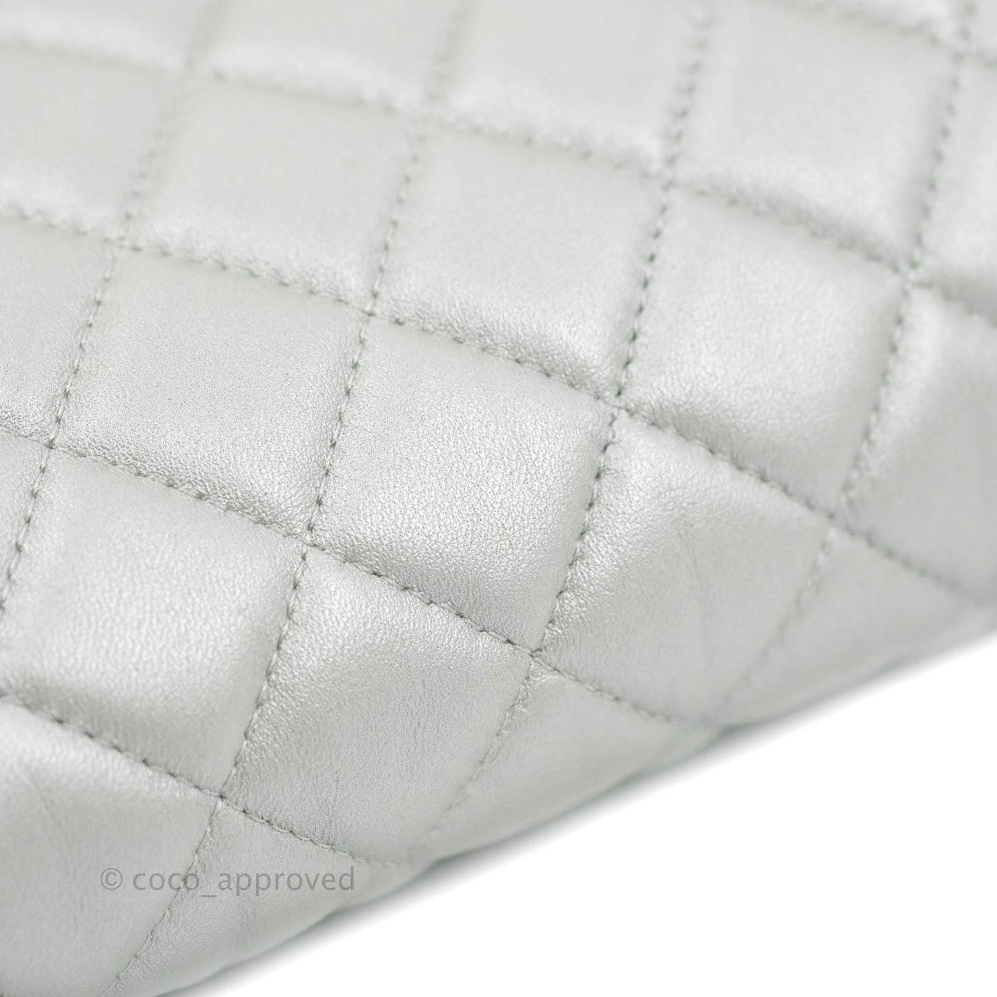 Chanel Quilted Timeless Kisslock Clutch Metallic Silver Lambskin Silver Hardware