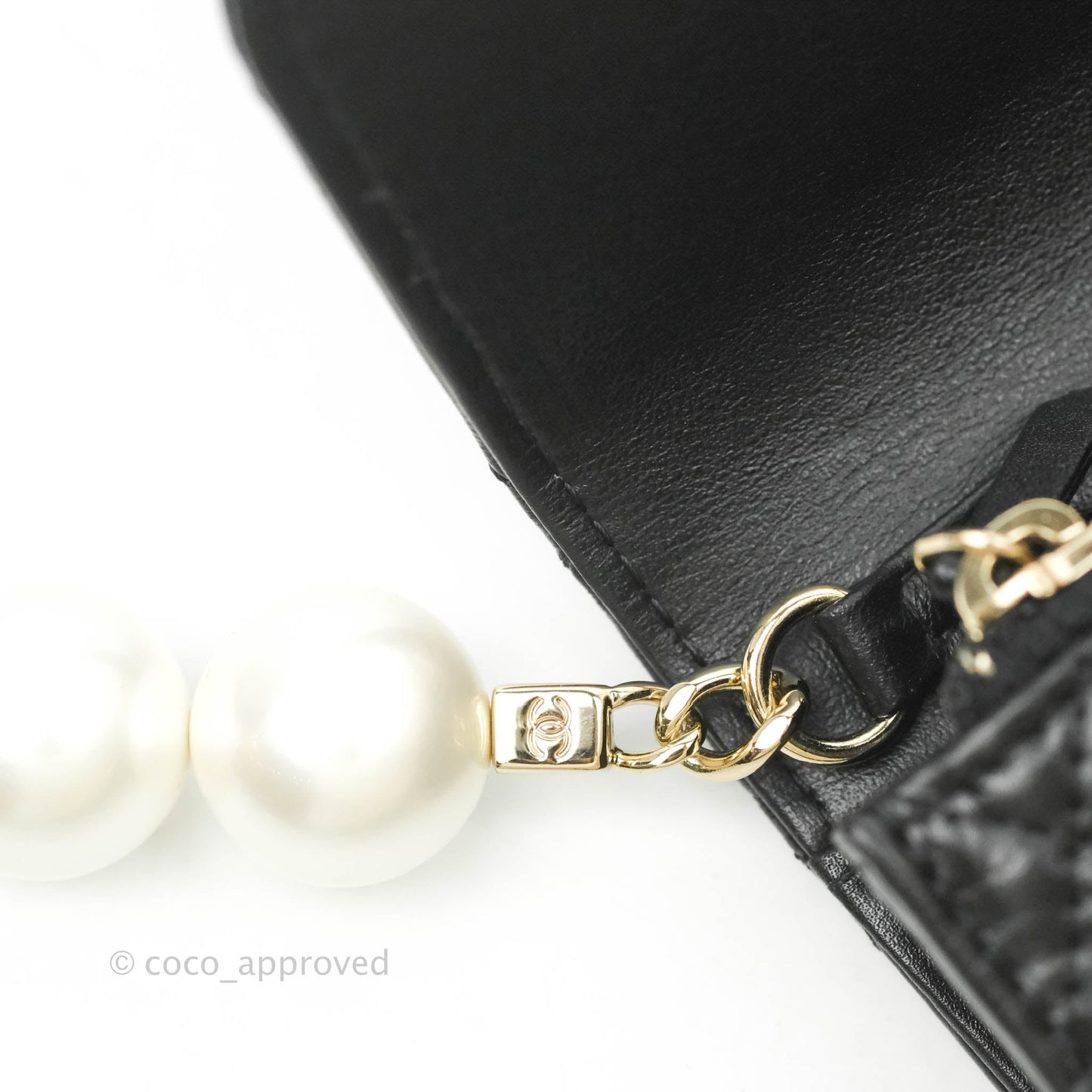Chanel Imitation Pearls Clutch with Chain Black Shiny Calfskin Gold Hardware